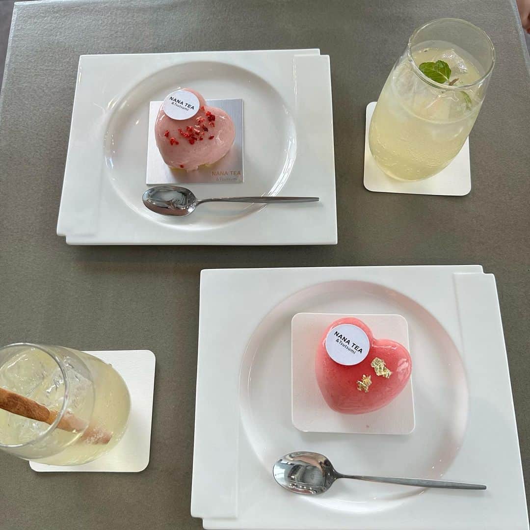 竹村佳奈のインスタグラム：「🤍🧁  ハートのケーキかわいい。」