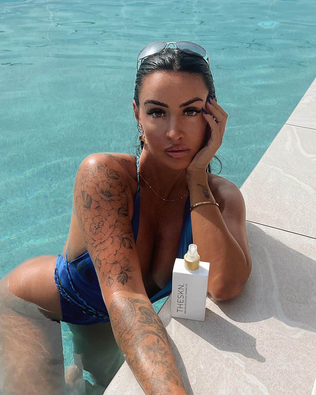 Steph Paccaさんのインスタグラム写真 - (Steph PaccaInstagram)「@theskn.co is finally back in stock ☺️ run don’t walk x」8月15日 16時57分 - steph_paccaa