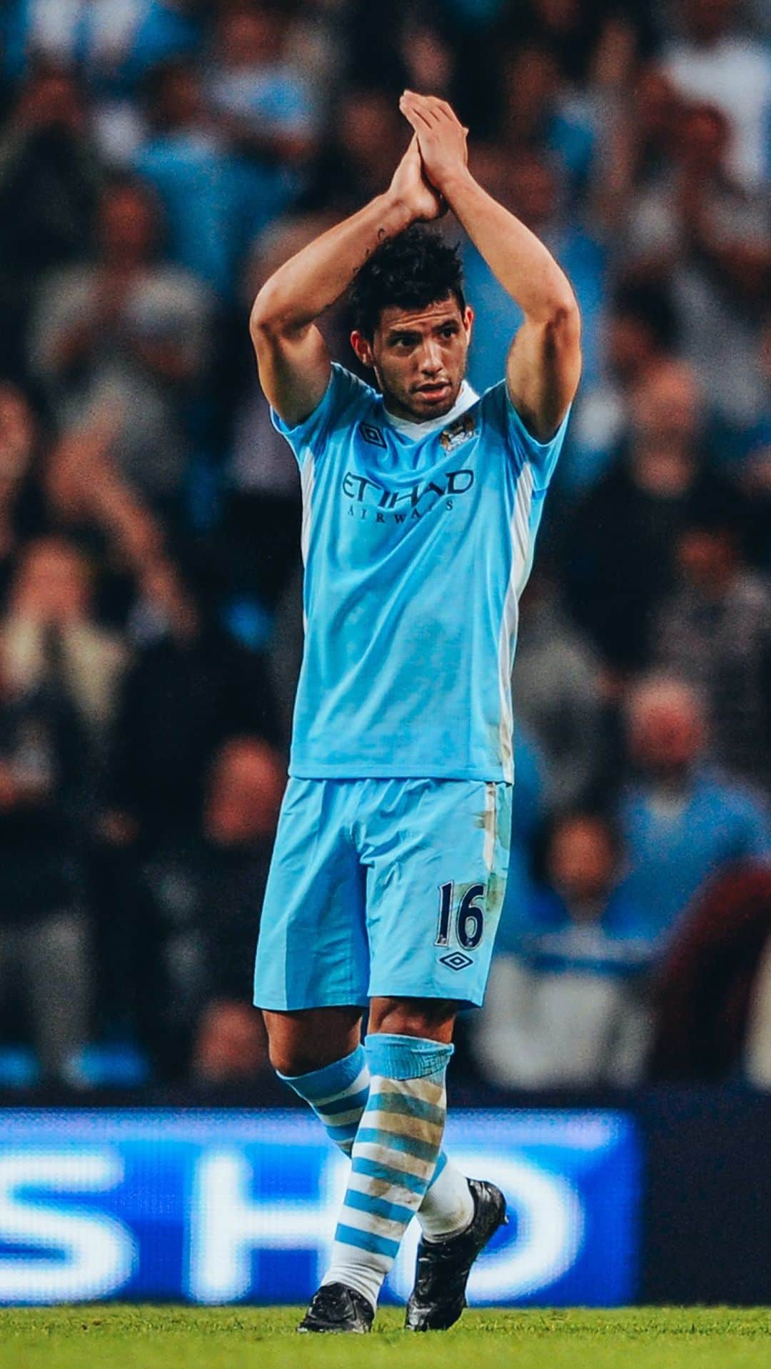 セルヒオ・アグエロのインスタグラム：「On this day in 2011, @kunaguero made his City debut! 🫶   The rest is history! ✨」