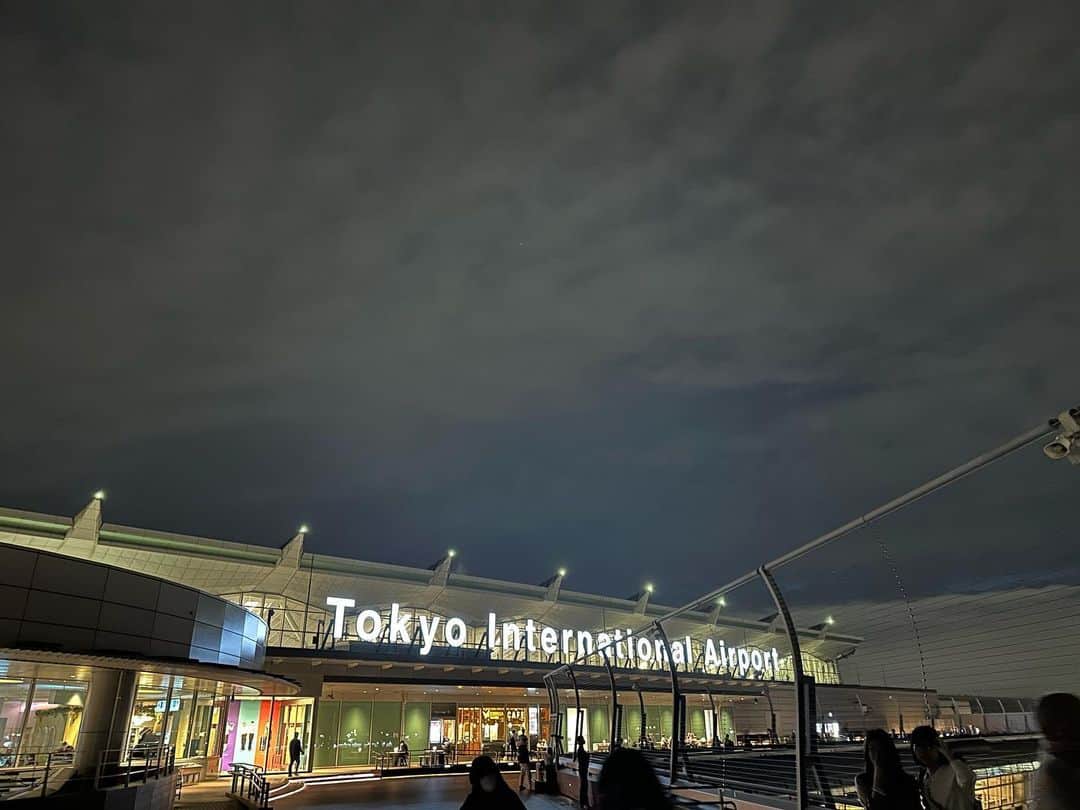 高野桃子さんのインスタグラム写真 - (高野桃子Instagram)「飛行機見るのが結構好きです✈︎  #アーカイブ」8月15日 17時03分 - takano_sd