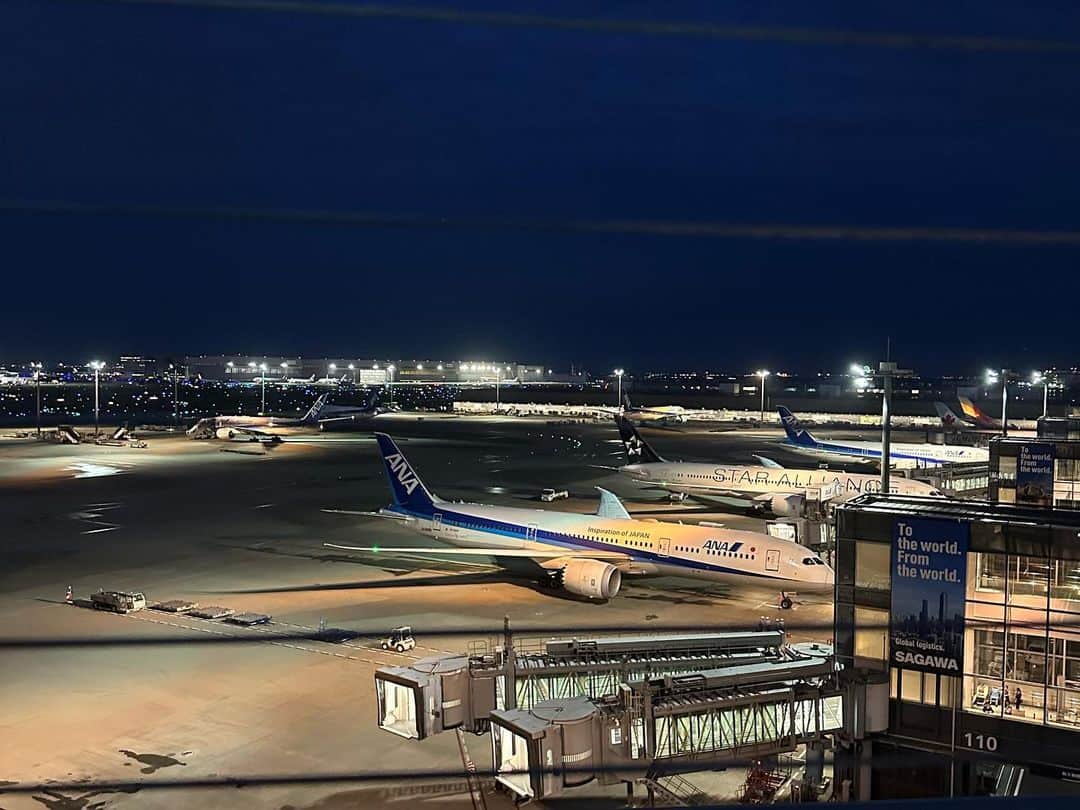 高野桃子さんのインスタグラム写真 - (高野桃子Instagram)「飛行機見るのが結構好きです✈︎  #アーカイブ」8月15日 17時03分 - takano_sd