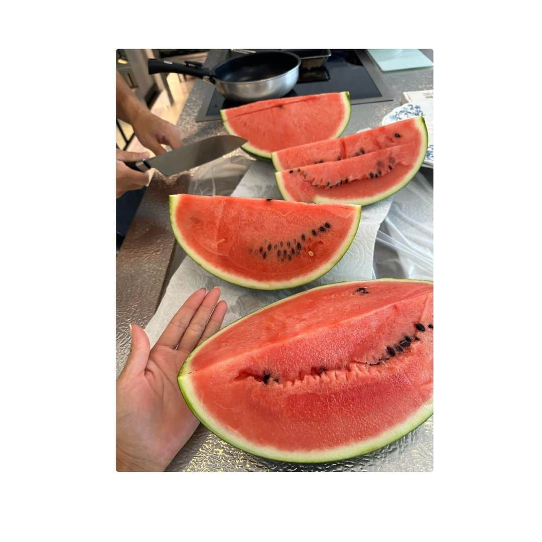 柏原明日架さんのインスタグラム写真 - (柏原明日架Instagram)「…@  🍉🍉🍉  #スイカ#長野のスイカだった気がする」8月15日 17時17分 - asuka_____official