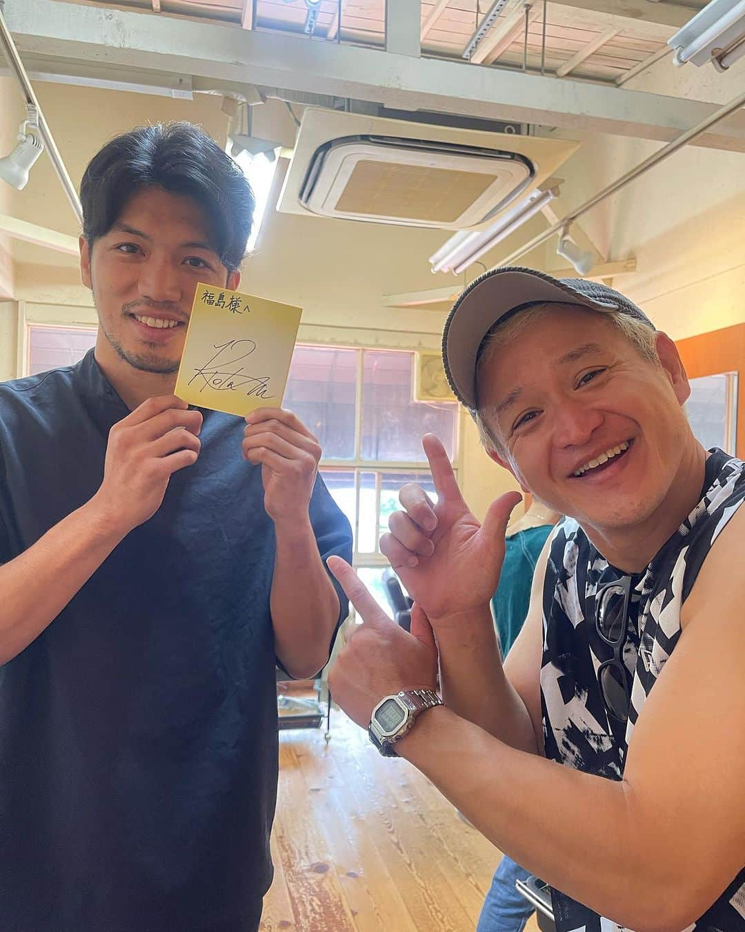 杉本知香さんのインスタグラム写真 - (杉本知香Instagram)「2度目まして！の村田さんと福ちゃん😆 強すぎる漢。💪🥊 福ちゃん、8.31-9.2 ラスベガスでの ブラジリアン柔術ワールドマスター出場‼︎  #中目黒美容室 #村田諒太 🥊 #ロンドンオリンピックミドル級金メダリスト 元#WBA世界ミドル級スーパー王者 #ガリットチュウ福島 #ガリットチュウ #ブラジリアン柔術 #ワールドマスター #ラスベガス」8月15日 17時12分 - sugimotoc