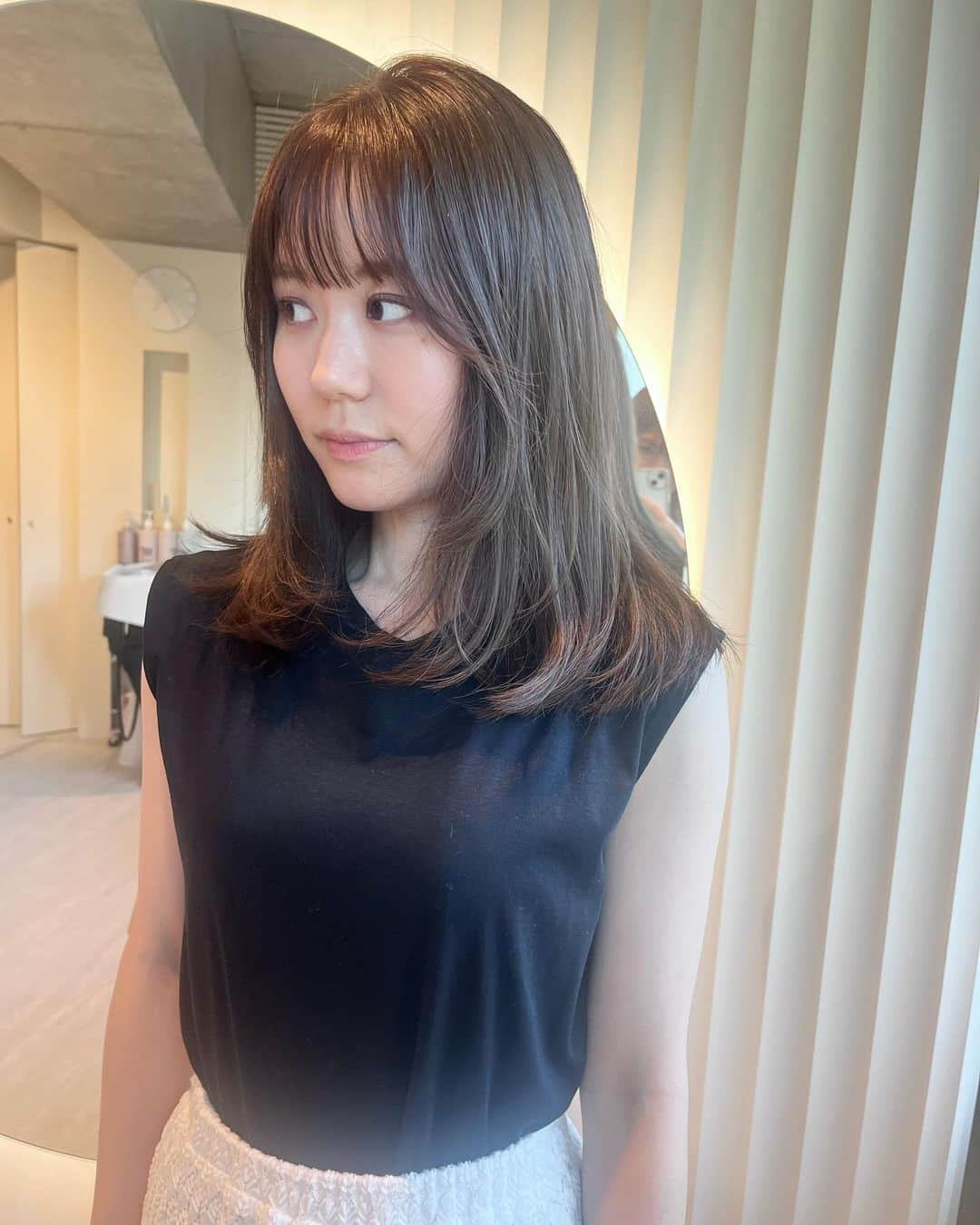 新倉真奈美のインスタグラム：「sheer grayge❤︎  柔らかく動く nuance medium」