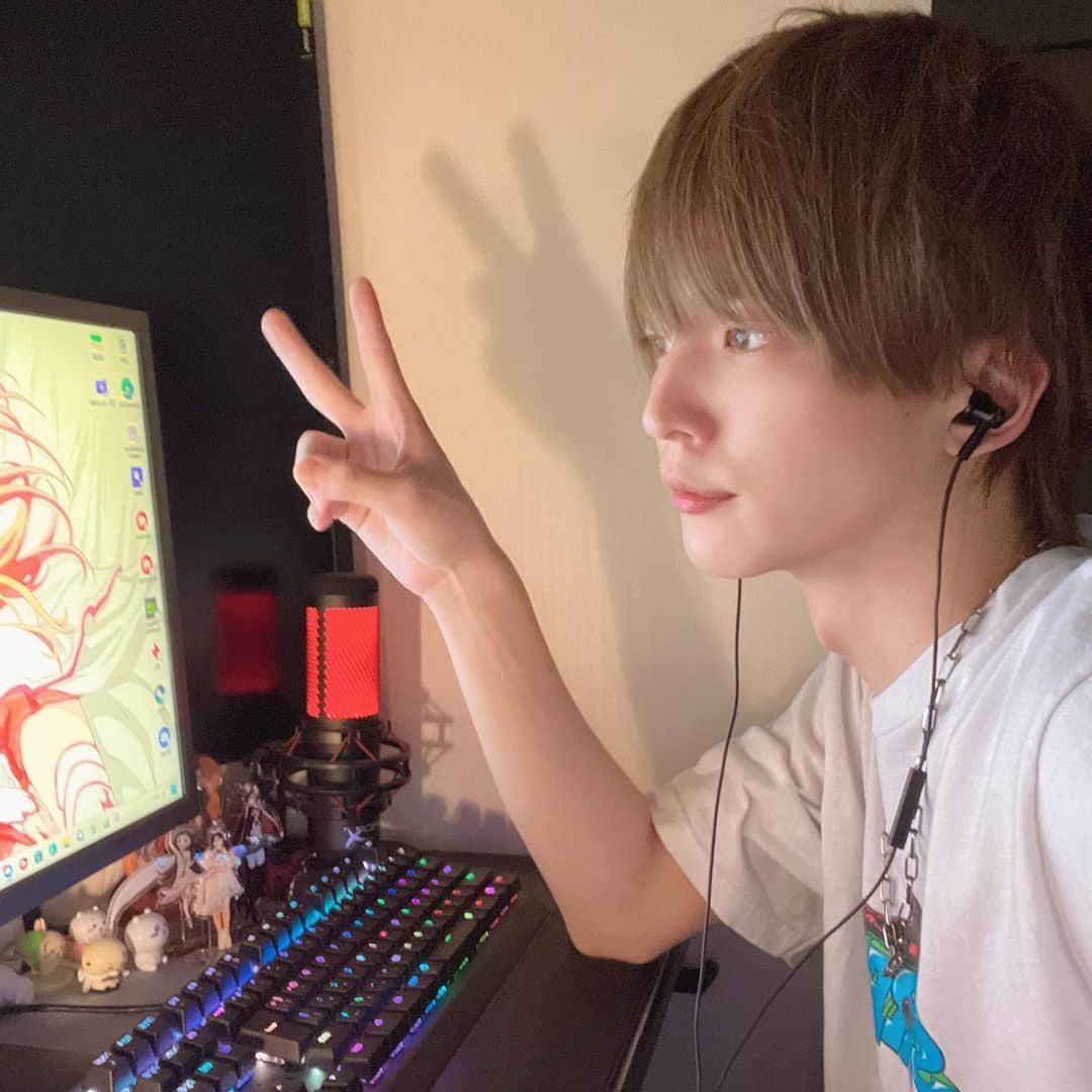 伊藤蓮のインスタグラム：「プロゲーマーにおれはなる！！  #valorant #ゲーム男子」