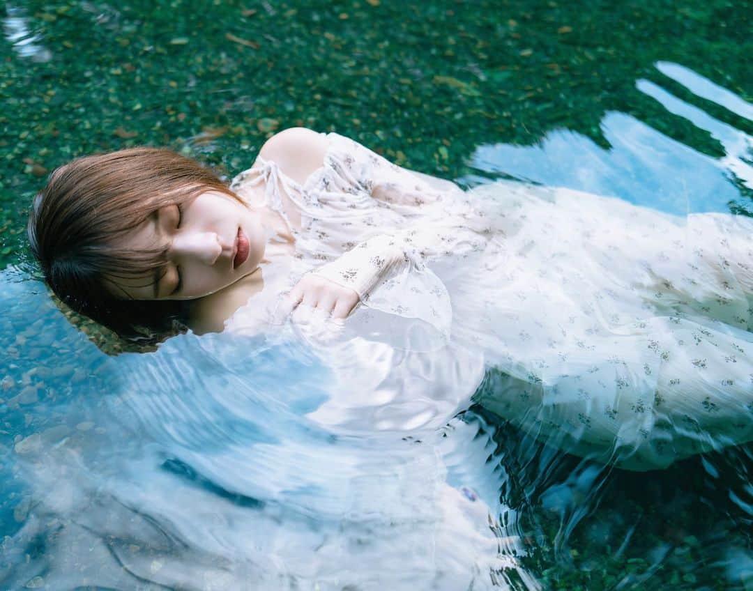 国分真央さんのインスタグラム写真 - (国分真央Instagram)「. Living while accepting your fate is a  beautiful thing …🌿𓂋 ⁡」8月15日 18時00分 - mao_kokubu