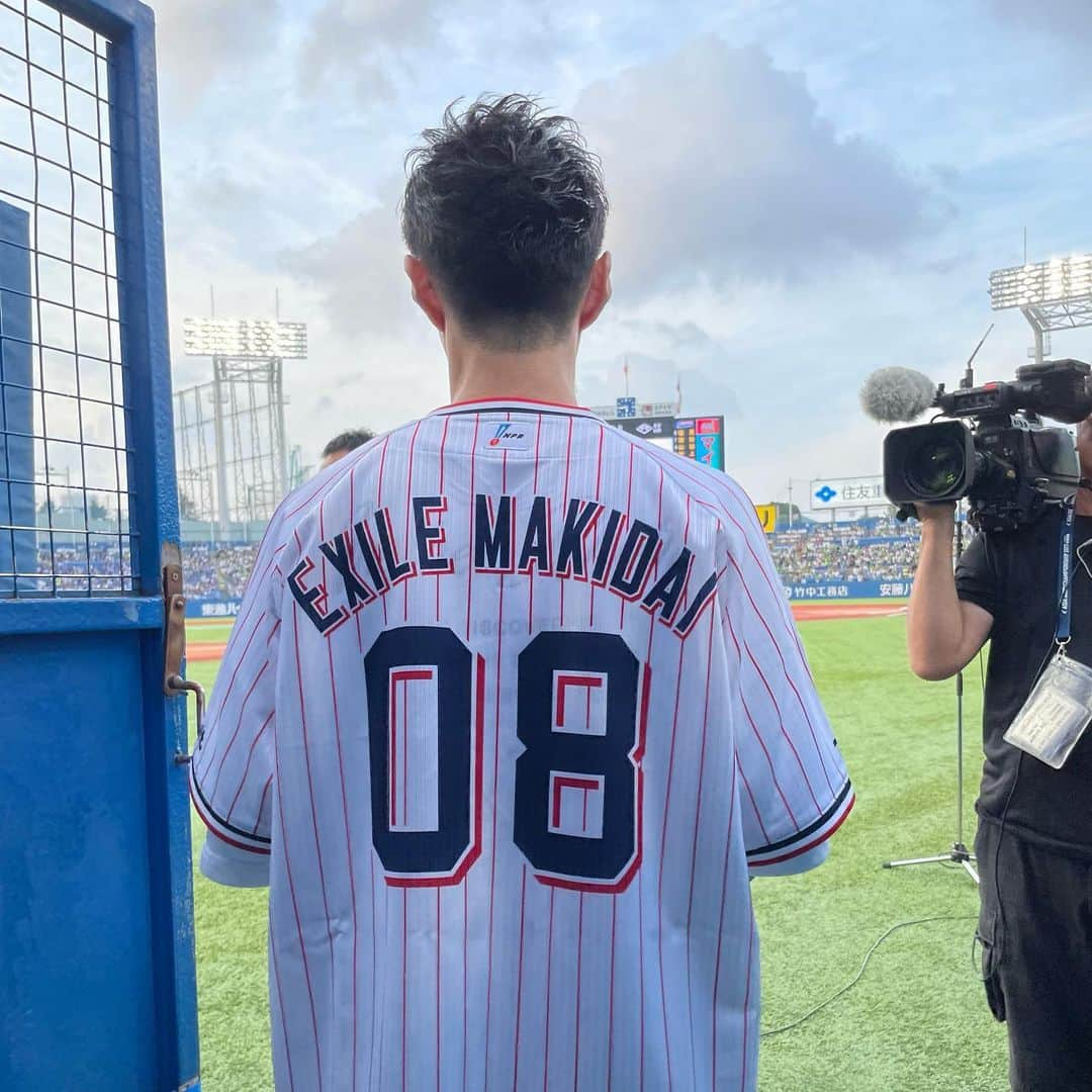 MAKIDAIさんのインスタグラム写真 - (MAKIDAIInstagram)「マイナビ Swallows Summer Night Festival 🌴 貴重な経験をありがとうございました⚾️🔈✨ #明治神宮球場」8月15日 23時30分 - exile_makidai_pkcz