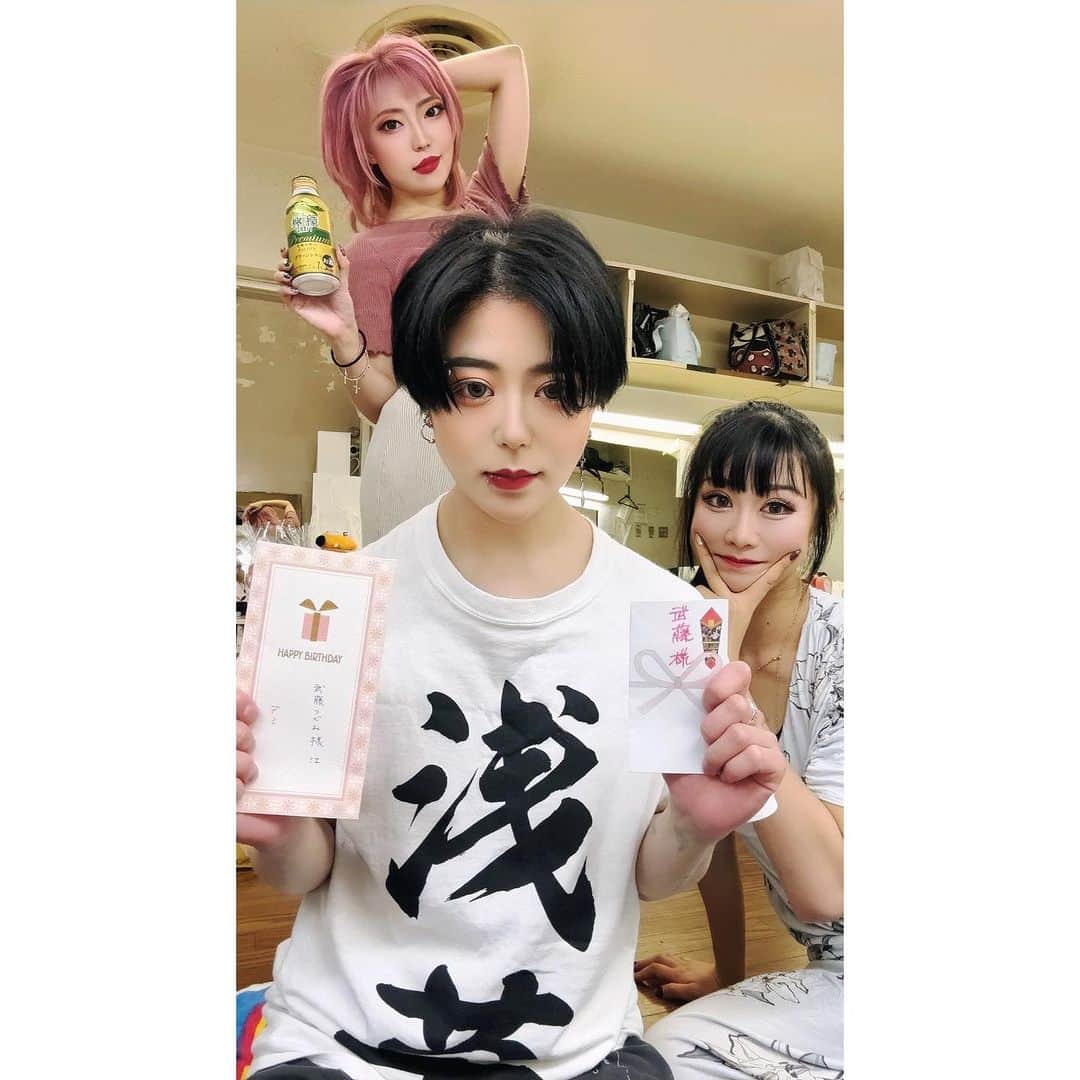 のインスタグラム：「2023.8.15.𝚃𝚞𝚎.👙  今日のありがはーと🙆🏻‍♀️🧧れれれれれんじつの大入嬉しいすぎるよー！감사합니다🩵🪽 #浅草ロック座 #大入 #PEACELOVEROCK #PLR2023」