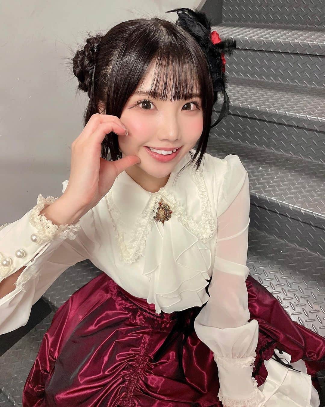 北川愛乃さんのインスタグラム写真 - (北川愛乃Instagram)「.  この衣装着て パフォーマンスしてみたかったから うれしい☆･ﾟ:*🌹 緊張したけど楽しかったなぁ🤍🤍🤍  私は残り8月27日(日)の東京公演のみ‼︎ はやいなぁ😳 東京公演もお待ちしてますねっ💓  #SKE48SUMMERTour2023  #zeppnamba さん #大阪公演  #凱旋公演 #嬉しい #ske48 #idol  #なんて銀河は明るいのだろう」8月15日 18時05分 - kitagawayoshino