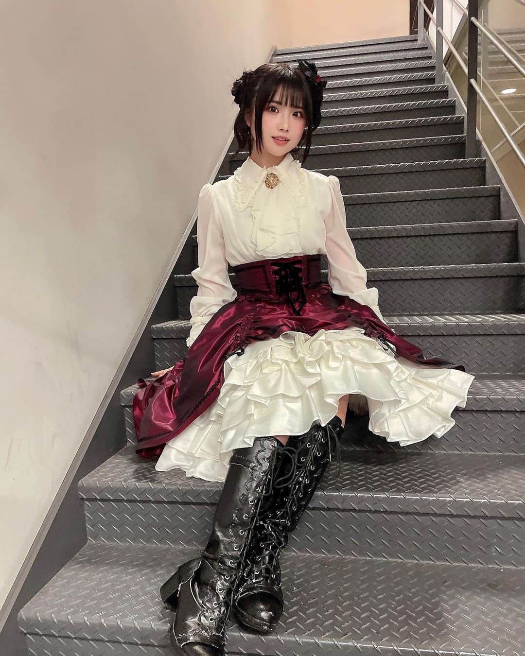 北川愛乃さんのインスタグラム写真 - (北川愛乃Instagram)「.  この衣装着て パフォーマンスしてみたかったから うれしい☆･ﾟ:*🌹 緊張したけど楽しかったなぁ🤍🤍🤍  私は残り8月27日(日)の東京公演のみ‼︎ はやいなぁ😳 東京公演もお待ちしてますねっ💓  #SKE48SUMMERTour2023  #zeppnamba さん #大阪公演  #凱旋公演 #嬉しい #ske48 #idol  #なんて銀河は明るいのだろう」8月15日 18時05分 - kitagawayoshino