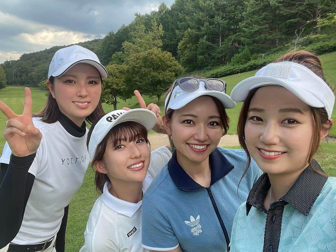 のインスタグラム：「久しぶりの撮影ほんと楽しかったよ😚❤️ いつもありがとう✨ みんなNAMIGOLFみてね🥰❤️ .  #ゴルフ #ゴルフ女子 #ゴルフ男子 #スポーツ女子 # #golf #golfing #golfer #golfwear #ゴルフウェア #ゴルフコーデ #YouTube #골프 #골프여자 #高尔夫  #instagolf #ゴルフ好きな人と繋がりたい」