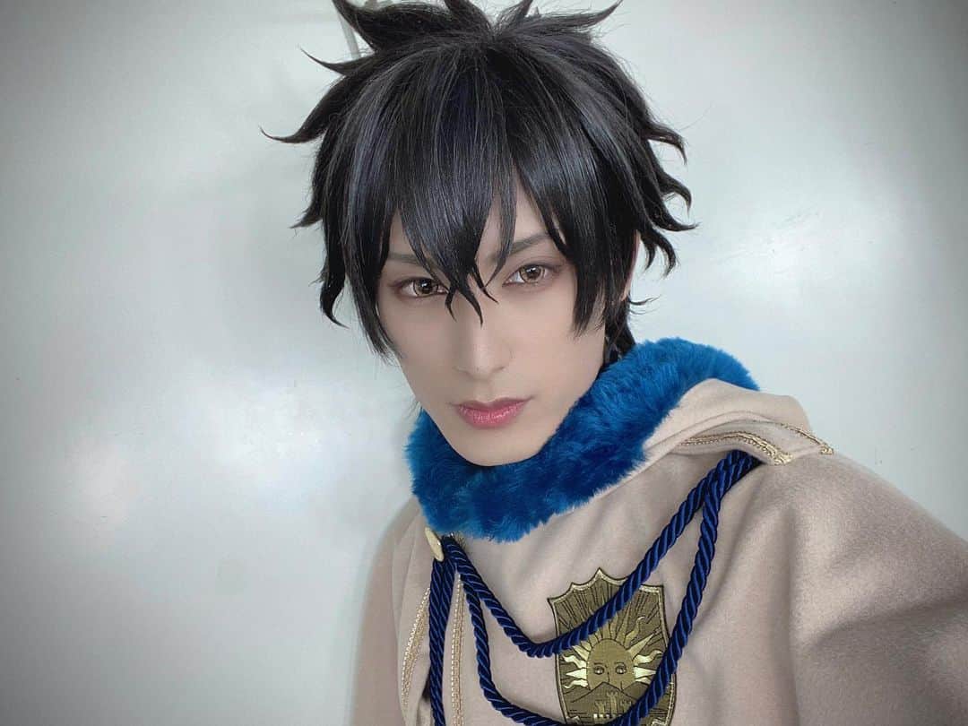 武子直輝のインスタグラム：「#舞台ブラクロ  稽古始まりました。 舞台観に来てね。  ビジュアル撮影時のユノのオフショットです。  #ブラステ  #ユノ  #武子直輝」