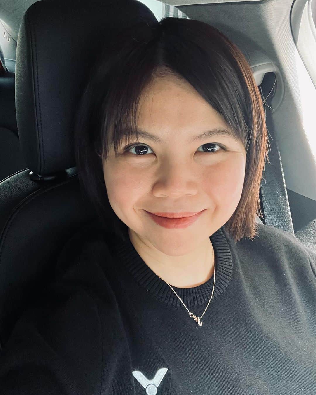グレイシア・ポリーのインスタグラム：「Tiba-tiba teringat dua tahun lalu pernah post di IG Story, kalau aku ingin pakai media sosial ini sebagai platform untuk sharing hal-hal positif. Terutama tentang kehidupan dan perjalanan yang sudah aku lalui mencapai limitasi diri.  *Cuma bedanya sekarang peranku bertambah, yaitu seorang ibu 😆  Aku berpikir membuat satu akun baru sebagai wadah untuk berbagi kisah, pemikiran, dan juga menampung cerita dari teman-teman semua. Because I feel responsible to give back to society.  Kira-kira, kita mau sharing tentang apa nih? 😇 komen di bawah ya… #GPsharing」