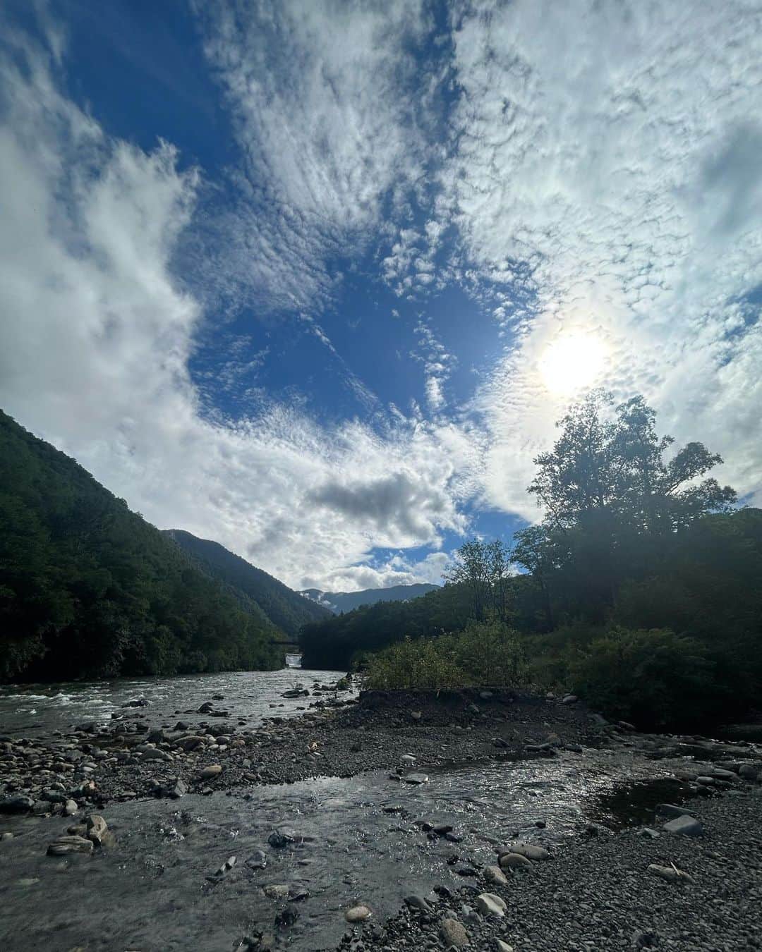 羽生アリサさんのインスタグラム写真 - (羽生アリサInstagram)「今年の夏は北海道にいっぱい居ました🐮🥔🌻✨  新鮮な場所や小さくてかわいすぎる🐇さんに出会えてとっても楽しかった☺️🤍  いつまでも北海道ラブです🫶🌽🥔  #夏休み #最近の羽生さん #北海道 #🐮 #🥔 #🐇 #🌌 #🏕 #🤍」8月15日 19時11分 - arisa_hanyu