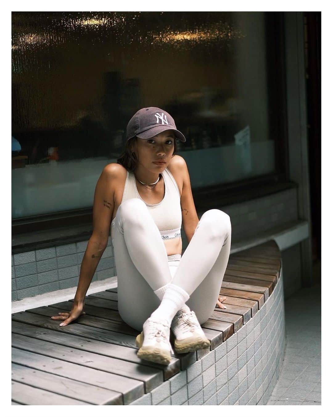 馬詰まほのインスタグラム：「先日は Women’s Fitness Event FitBays × MERRELL × ReFaイベントに参加🏋🏽‍♀️🔥  @merrell_japan と @emmi.jp  限定モデルのシューズが 可愛いくて、相変わらず軽くて履き心地良くて 普段使いもできて最高です🌼  みっちり45分トレーニング後の @refa_mtg レクチャーもしてもらって、最高に気持ちよかった〜〜！お家でもしっかり愛用しております♡  Thanks guys!  @koheiii0108  @booty_haaarusu_fitness  @mzcchan  @milily__9977  @annaxx1018  @merrell_japan  @refa_mtg  @fitbays.shonan.gym  #fitnesslife #merrell #refa #goodvibes #♥」