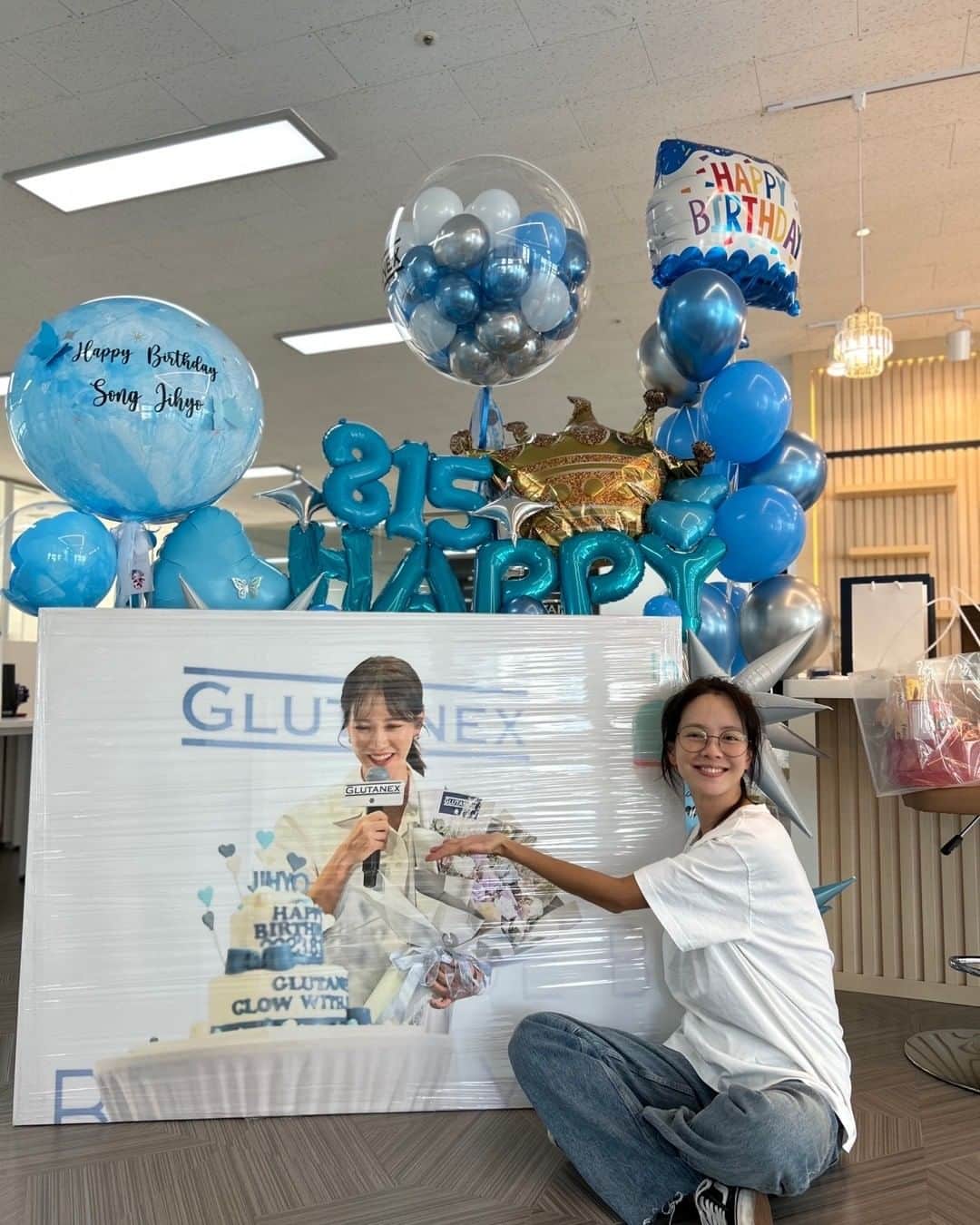 ソン・ジヒョさんのインスタグラム写真 - (ソン・ジヒョInstagram)「매년 돌아오는 생일이지만 축하해 주시는 여러분이 있어 행복하고 특별하게 느껴지는 날입니다✨🙌🏻 넘치게 보내주시는 응원과 사랑에 늘 감사감사합니다!!!!  더욱 열씨미 하는 제가 되겠습니다 감사하고 또 감사합니다 그리고 사랑합니다💜」8月15日 19時24分 - my_songjihyo