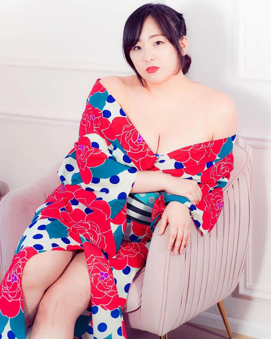 愛星ゆうな（まなせゆうな）のインスタグラム：「残暑見舞い申し上げます。 秋とは名ばかりの暑さが続きますが、いかがお過ごしでしょうか。 おかげさまで私は暑さに負けず、リハビリに励んでおります。 そしてこの間無事術後6か月検診受け順調に回復している事もお伝えさせてください。 暑熱はおさまる気配もありませんが、くれぐれもご自愛ください。  令和5年　晩夏」