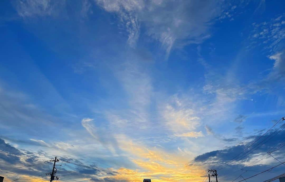 内田 菜々さんのインスタグラム写真 - (内田 菜々Instagram)「* *  🌻  #sunset #skyphotography   * *」8月15日 19時50分 - chocobanaaana