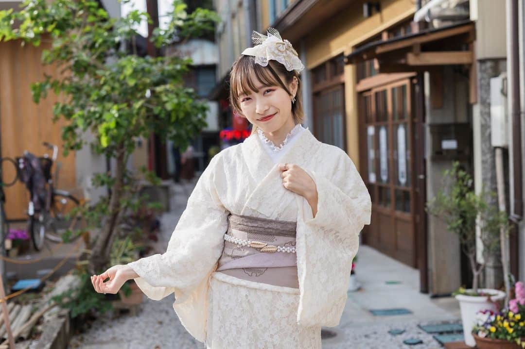 尾林美月さんのインスタグラム写真 - (尾林美月Instagram)「👘☕️🤍 　 　 川越での写真！ ずっと憧れだった、真っ白のレース着物着れてウキウキだった日🐩 陽気なおばちゃん達に、最近の流行りの着物はこんな感じなのね〜！って話しかけられた笑」8月15日 19時51分 - mizuki_obayashi