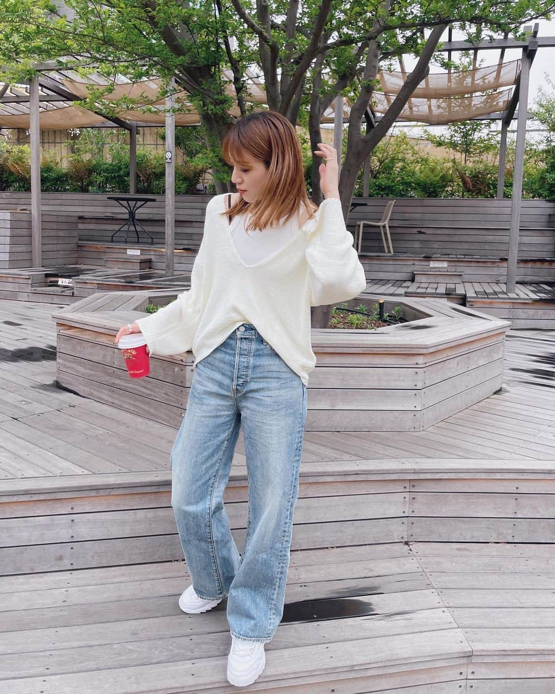 咲月美優さんのインスタグラム写真 - (咲月美優Instagram)「▶︎ #smiyu_code  . 👖 × 🤍 デニムコレクションが増えてきた🤭 . . 🏷️ inner ▶︎ @aic_official  tops ▶︎ @ungrid_official  denim ▶︎ @ungrid_official  . . . #ungrid #ungridコーデ  #デニムコーデ  .」8月15日 19時51分 - s.miyutyyy