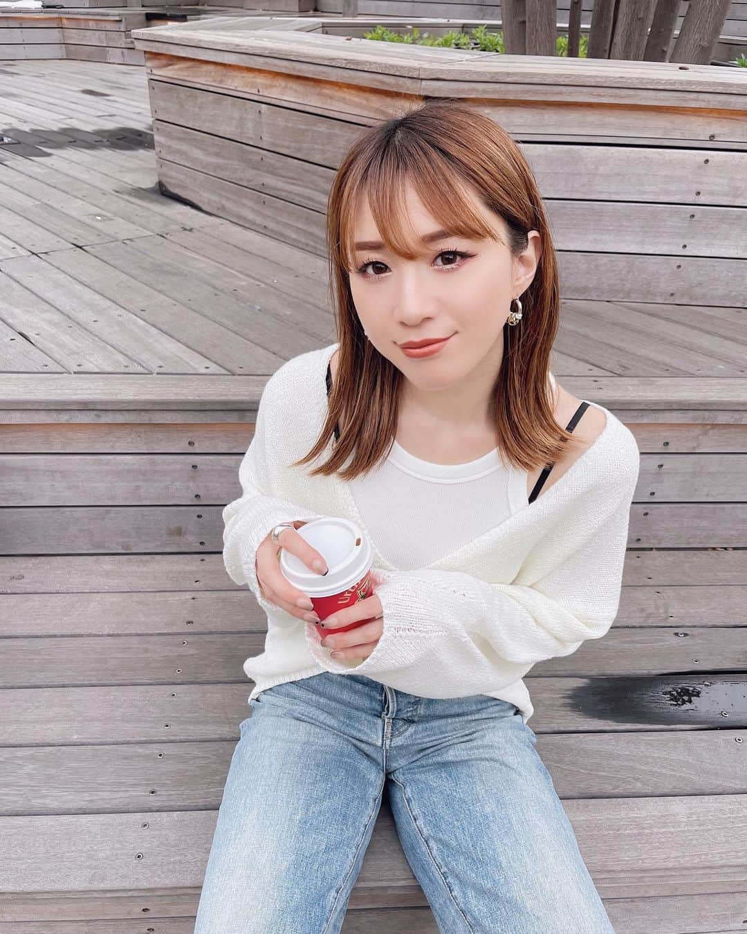 咲月美優さんのインスタグラム写真 - (咲月美優Instagram)「▶︎ #smiyu_code  . 👖 × 🤍 デニムコレクションが増えてきた🤭 . . 🏷️ inner ▶︎ @aic_official  tops ▶︎ @ungrid_official  denim ▶︎ @ungrid_official  . . . #ungrid #ungridコーデ  #デニムコーデ  .」8月15日 19時51分 - s.miyutyyy