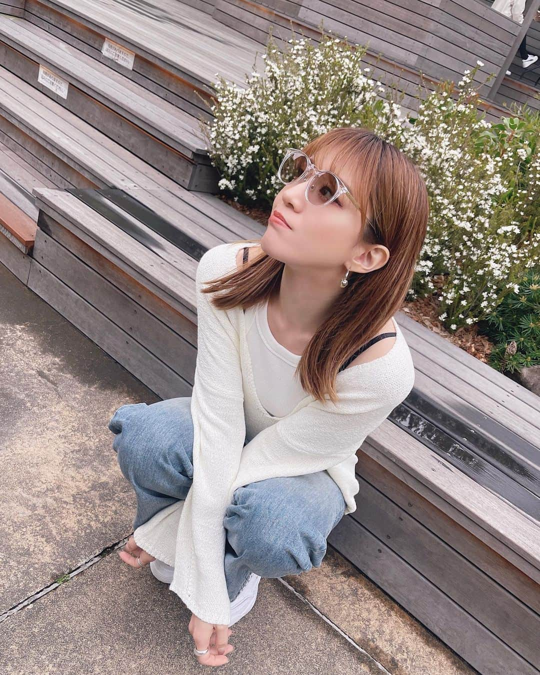 咲月美優さんのインスタグラム写真 - (咲月美優Instagram)「▶︎ #smiyu_code  . 👖 × 🤍 デニムコレクションが増えてきた🤭 . . 🏷️ inner ▶︎ @aic_official  tops ▶︎ @ungrid_official  denim ▶︎ @ungrid_official  . . . #ungrid #ungridコーデ  #デニムコーデ  .」8月15日 19時51分 - s.miyutyyy