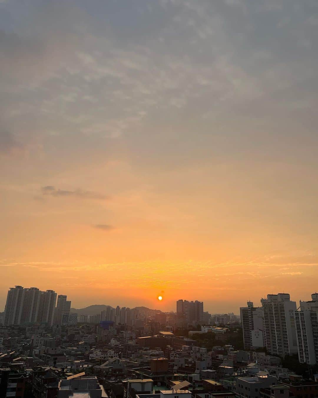 ユソンのインスタグラム：「Beautiful sunset🌇」