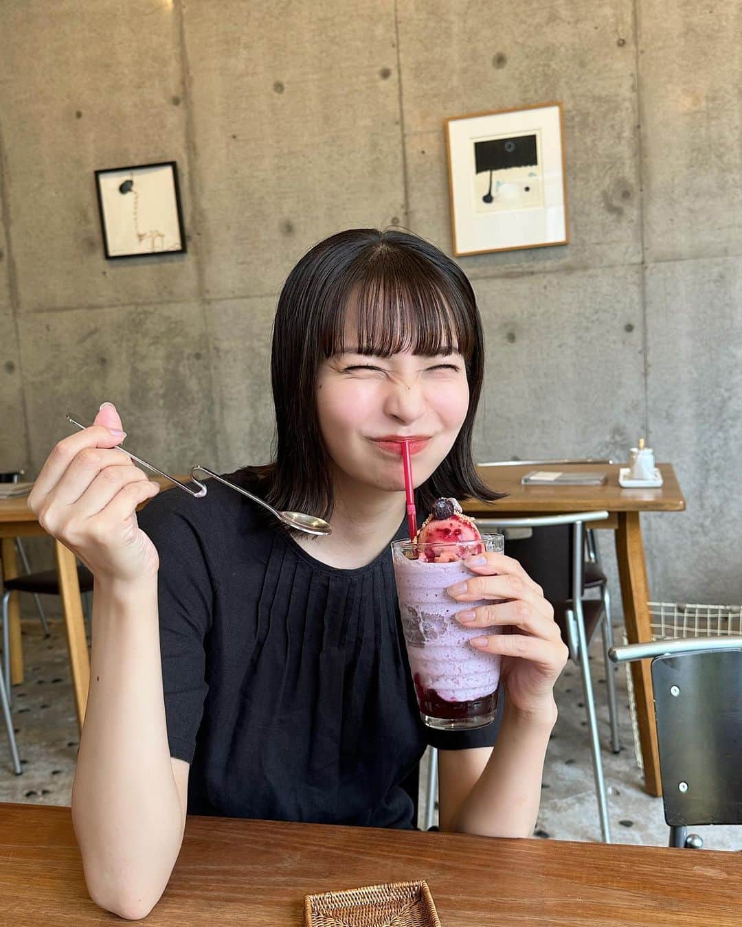 のインスタグラム：「久しぶりに家族みんなで集まりました☺︎  時間が過ぎるのが早いなぁ〜  #岡山カフェ #彼女感」