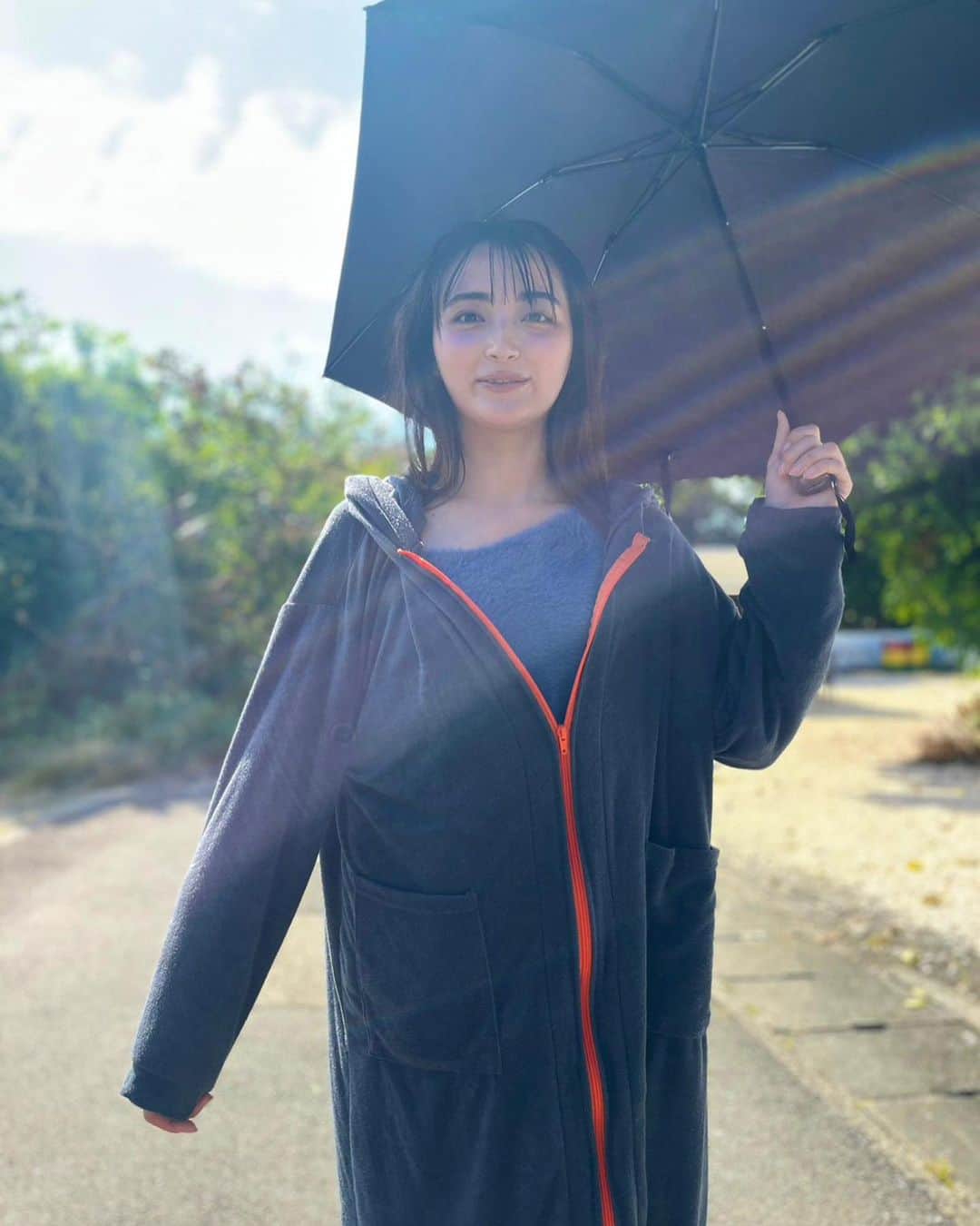 宇佐美彩乃のインスタグラム：「📸 . . 写真集オフショット!! 1st写真集『AYANON』発売まであと7日✨あともう少しだ〜!! . .  #AYANON  #宇佐美彩乃  #写真集  #ワニブックス」