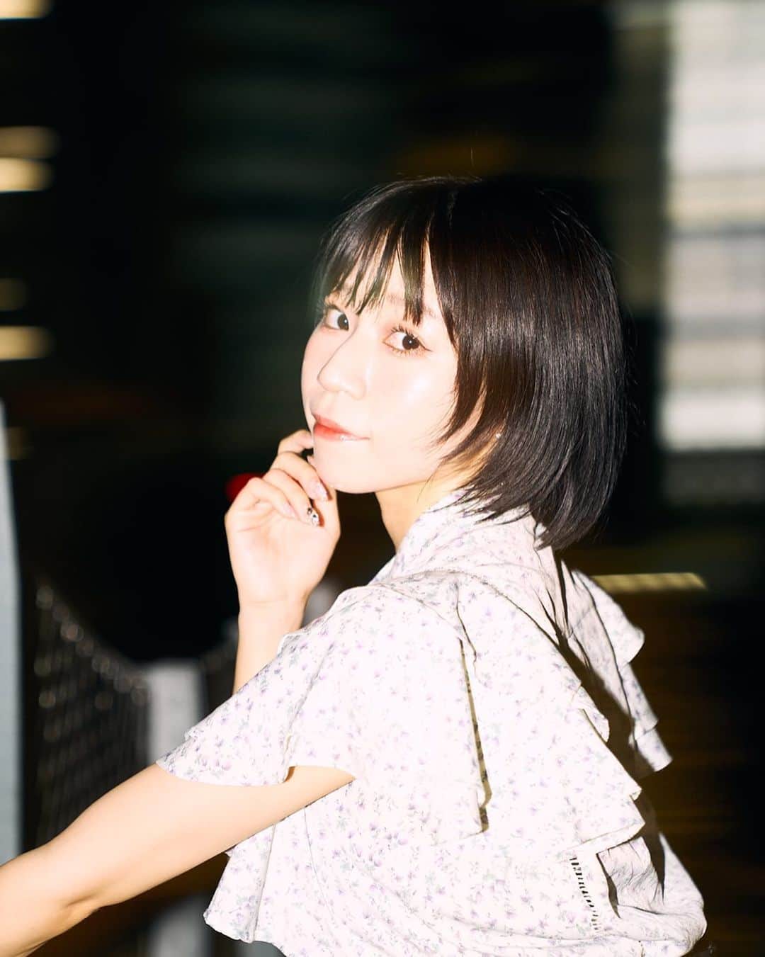 田辺留依のインスタグラム：「🖤  📷. @take1an   #Photo #fashion #hairstyle #makeup」