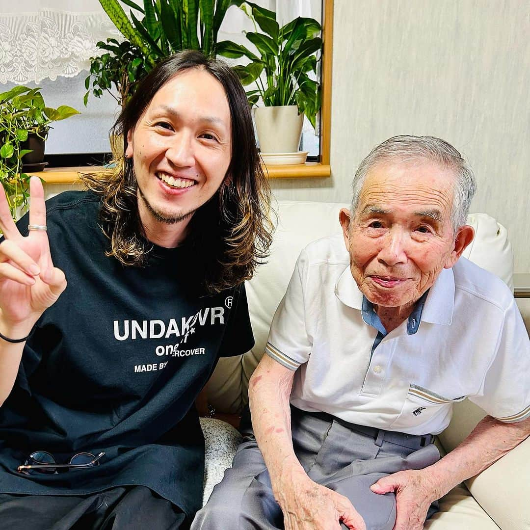 田村優太（フラチナリズム）のインスタグラム：「じいちゃん👴元気な96歳🥳」