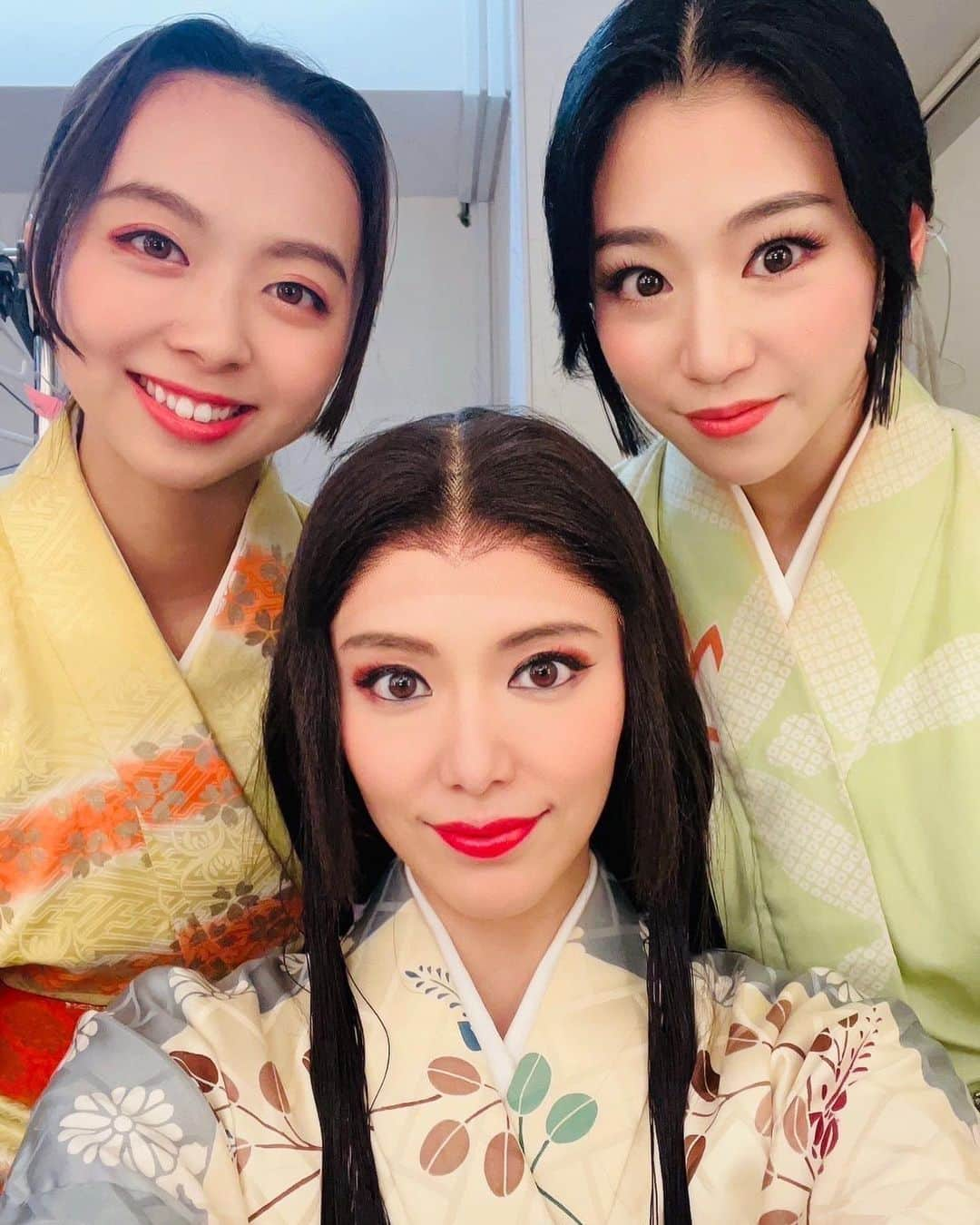 彩凪翔さんのインスタグラム写真 - (彩凪翔Instagram)「Alexandrite Stage　時代劇『PRINCESS TOYOTOMI』  先日、無事に東京千秋楽迎えました^ ^ AZAIサイド、TOYOTOMIサイド集合写真など、一部載せますね^ ^  最後の写真は父、長政さんから受け継いだ甲冑と刀を着用の淀です✨ 今回も殺陣やってます⚔️  大阪公演 お待ちしてます✨✨ 歴史好きの方は是非^ ^ ハンカチもお持ちください🫡  2023.8/18 FRI --- 8/20 SUN (全5ステージ)  8/18(金)　  13:00(◎)🎤/18:30(◎) 8/19(土)　  13:00(◎)🎤/18:30(◎) 8/20(日)12:00(◎) 　　　  ◎=SPECIAL SIDE　　　 🎤＝アフタートークショーがあります。  【大阪公演 劇場】 近鉄アート館 〒545-8545 大阪市阿倍野区阿倍野筋1-1-43  あべのハルカス近鉄本店ウイング館8階 (近鉄「大阪阿部野橋」駅 JR・大阪メトロ「天王寺」駅下車すぐ)  公式サイト、チケットのお申し込みはこちらをご参照ください。  【公式サイト】 https://princess-toyotomi.themedia.jp/  【チケットお申込みページ】 https://princess-toyotomi.themedia.jp/pages/6965448/page_202304292328 彩凪翔扱いのページよりお申し込みください😌  チケット代金 SS席12,000円 S席9,000円 A席6,500円  【Alexandrite Stageオフィシャルサイト】 https://alexandrite-stage.themedia.jp/   #alexandritestage #アレステ #野口大輔 さん 脚本、演出  #princesstoyotomi #プリトヨ #プリステ2023 #淀殿 #彩凪翔」8月15日 20時20分 - sho_ayanagi_official