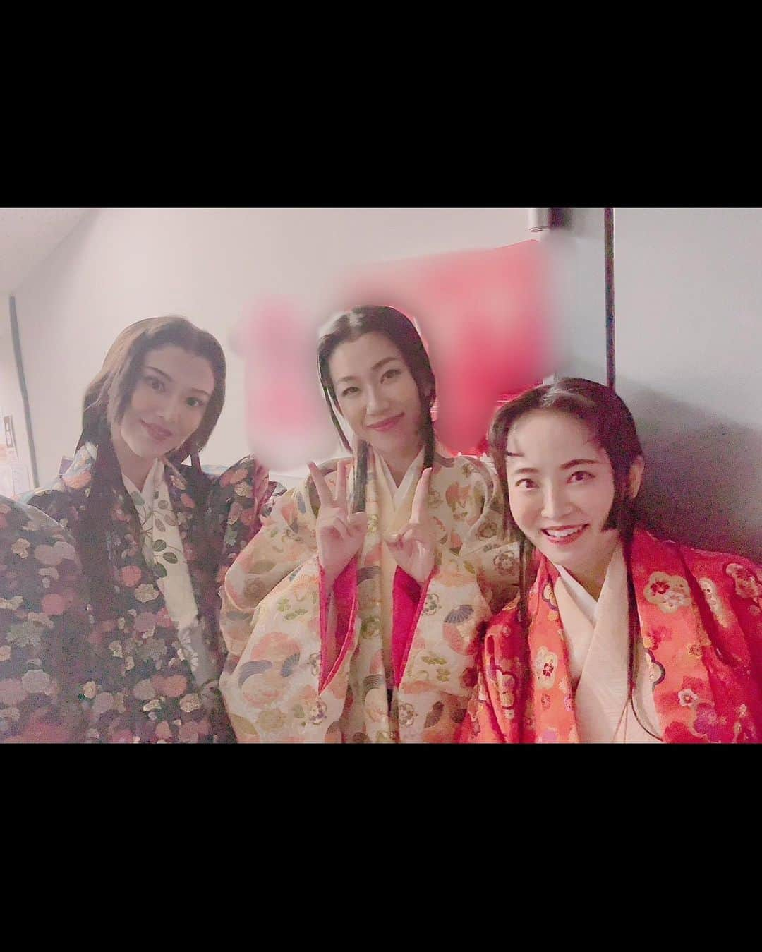 彩凪翔さんのインスタグラム写真 - (彩凪翔Instagram)「Alexandrite Stage　時代劇『PRINCESS TOYOTOMI』  先日、無事に東京千秋楽迎えました^ ^ AZAIサイド、TOYOTOMIサイド集合写真など、一部載せますね^ ^  最後の写真は父、長政さんから受け継いだ甲冑と刀を着用の淀です✨ 今回も殺陣やってます⚔️  大阪公演 お待ちしてます✨✨ 歴史好きの方は是非^ ^ ハンカチもお持ちください🫡  2023.8/18 FRI --- 8/20 SUN (全5ステージ)  8/18(金)　  13:00(◎)🎤/18:30(◎) 8/19(土)　  13:00(◎)🎤/18:30(◎) 8/20(日)12:00(◎) 　　　  ◎=SPECIAL SIDE　　　 🎤＝アフタートークショーがあります。  【大阪公演 劇場】 近鉄アート館 〒545-8545 大阪市阿倍野区阿倍野筋1-1-43  あべのハルカス近鉄本店ウイング館8階 (近鉄「大阪阿部野橋」駅 JR・大阪メトロ「天王寺」駅下車すぐ)  公式サイト、チケットのお申し込みはこちらをご参照ください。  【公式サイト】 https://princess-toyotomi.themedia.jp/  【チケットお申込みページ】 https://princess-toyotomi.themedia.jp/pages/6965448/page_202304292328 彩凪翔扱いのページよりお申し込みください😌  チケット代金 SS席12,000円 S席9,000円 A席6,500円  【Alexandrite Stageオフィシャルサイト】 https://alexandrite-stage.themedia.jp/   #alexandritestage #アレステ #野口大輔 さん 脚本、演出  #princesstoyotomi #プリトヨ #プリステ2023 #淀殿 #彩凪翔」8月15日 20時20分 - sho_ayanagi_official