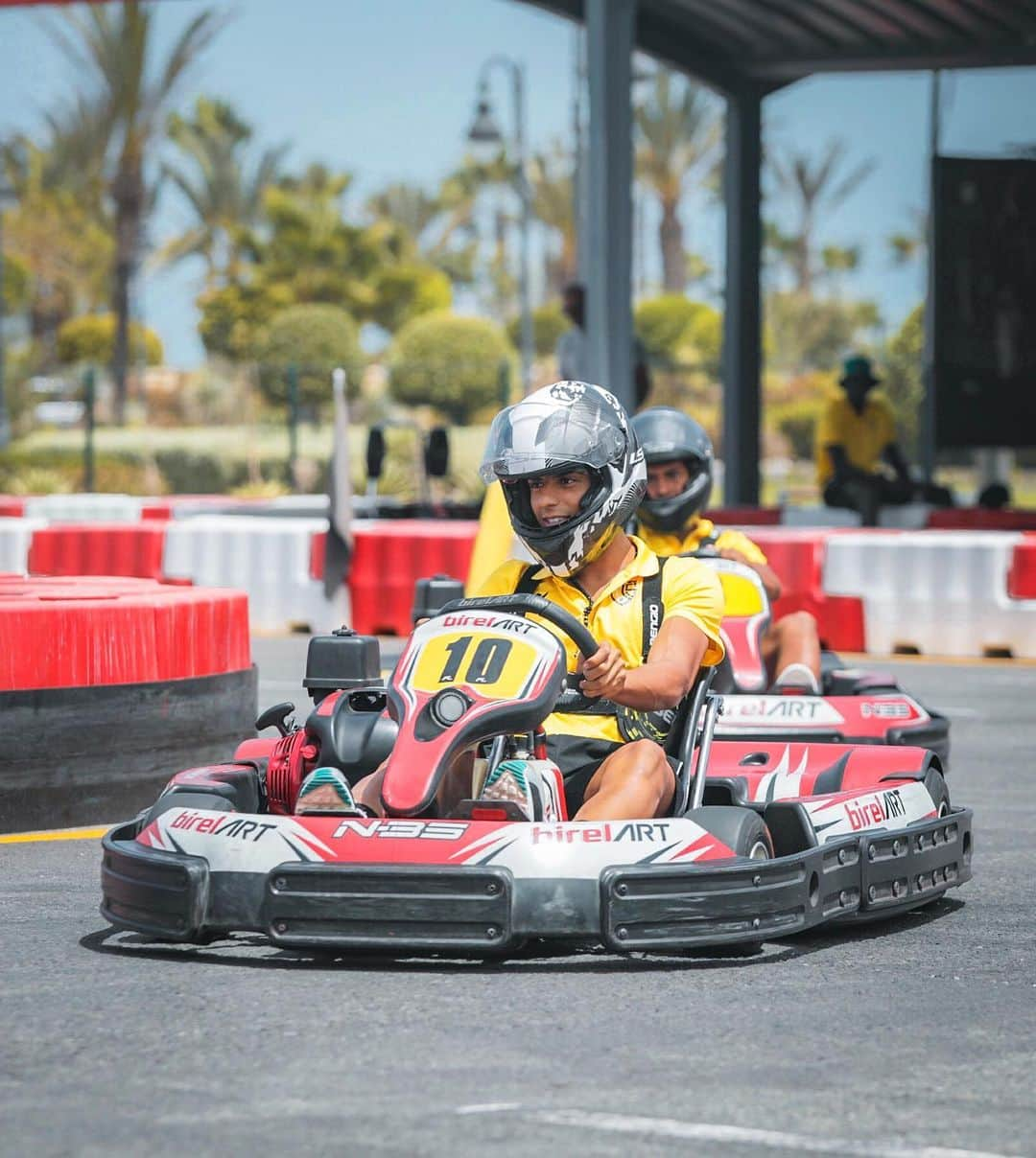 アキム・マストゥールのインスタグラム：「great time , great energy ! 🏎💨」