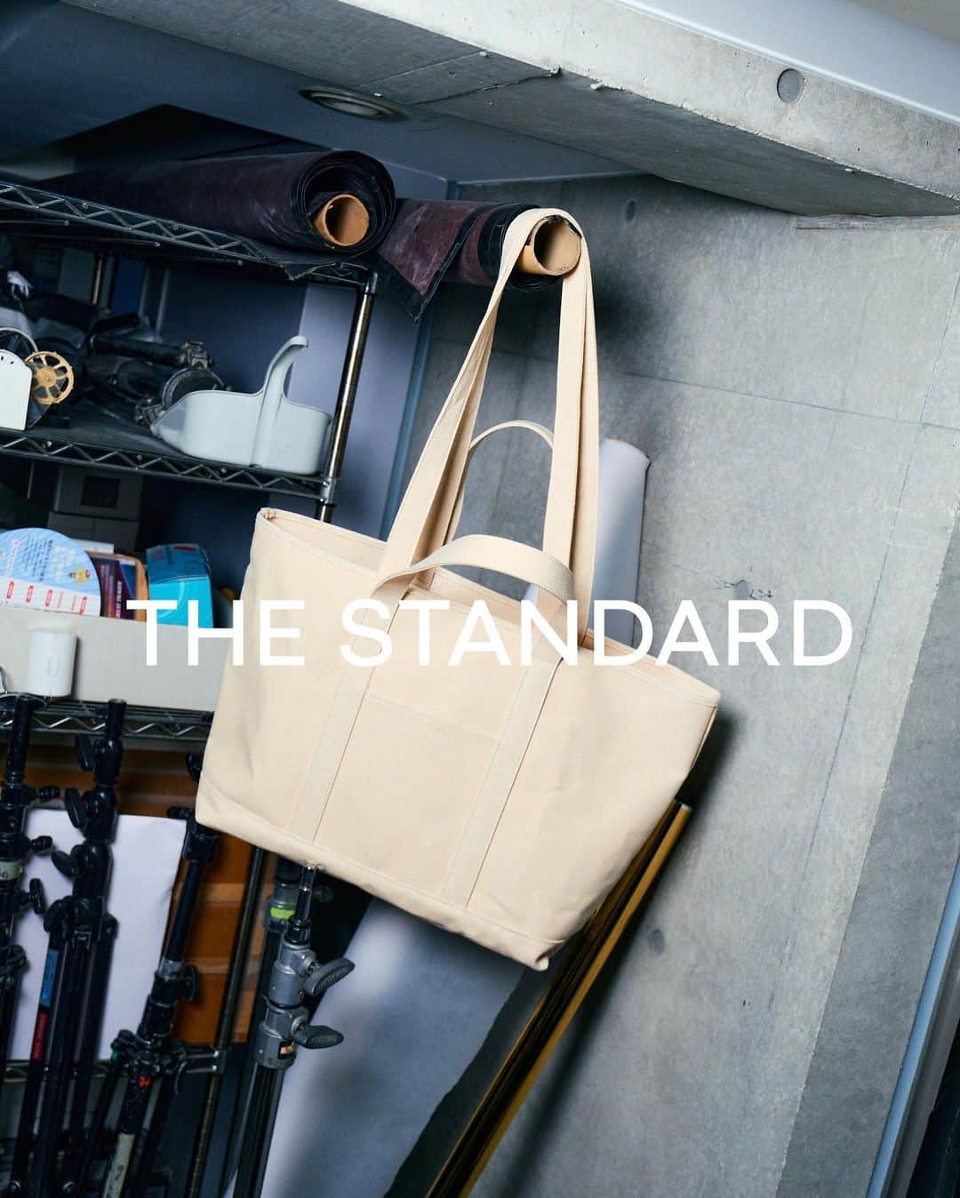 WEGOスタッフスナップさんのインスタグラム写真 - (WEGOスタッフスナップInstagram)「ㅤㅤㅤㅤㅤㅤㅤㅤㅤㅤㅤ ▪︎2way canvas tote bag ¥5,499(tax in) color:ivory/black  _ #THESTANDARD #ザスタンダード」8月21日 9時00分 - thestandard_official_