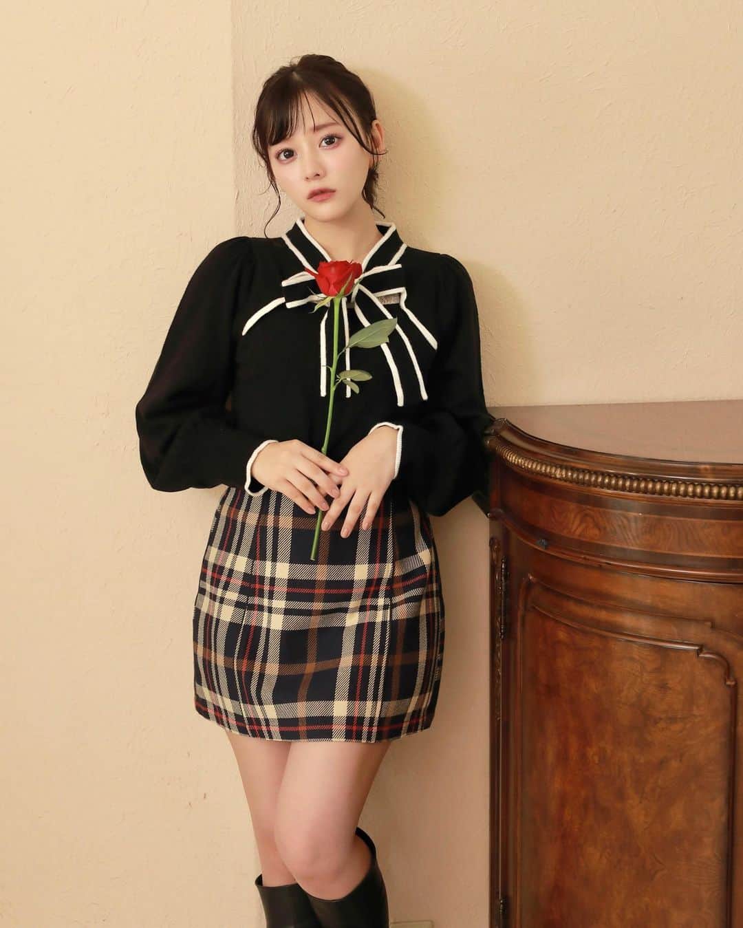 齊藤なぎさのインスタグラム：「evelyn Autumn collection 2023 🍁🍂 ⁡ ⁡ ⁡ 今回もモデルを務めさせていただいています☺️♡ 個人的に好きな秋服！今回も可愛いお洋服ばかりで とっても楽しかったですー！！ ⁡ ⁡ 個人的にはデニムのセットアップとパーカーのセットアップが好きでした…✨️ みんなはどれが好きですかー？ 今年の秋も、お揃いにしましょう🍁 ⁡ #evelyn #齊藤なぎさ ⁡ ⁡」