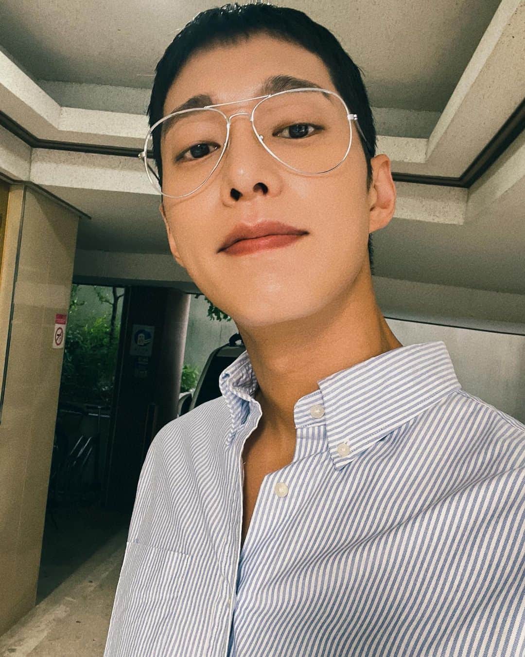 ソン・ウォンソクのインスタグラム：「🤓」