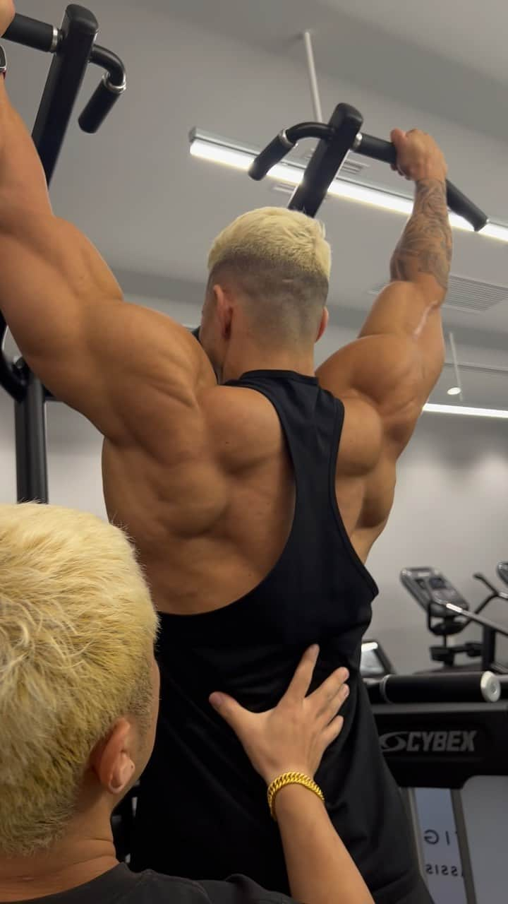 エドワード加藤のインスタグラム：「Back day !! 背中の日🔥　#12days」