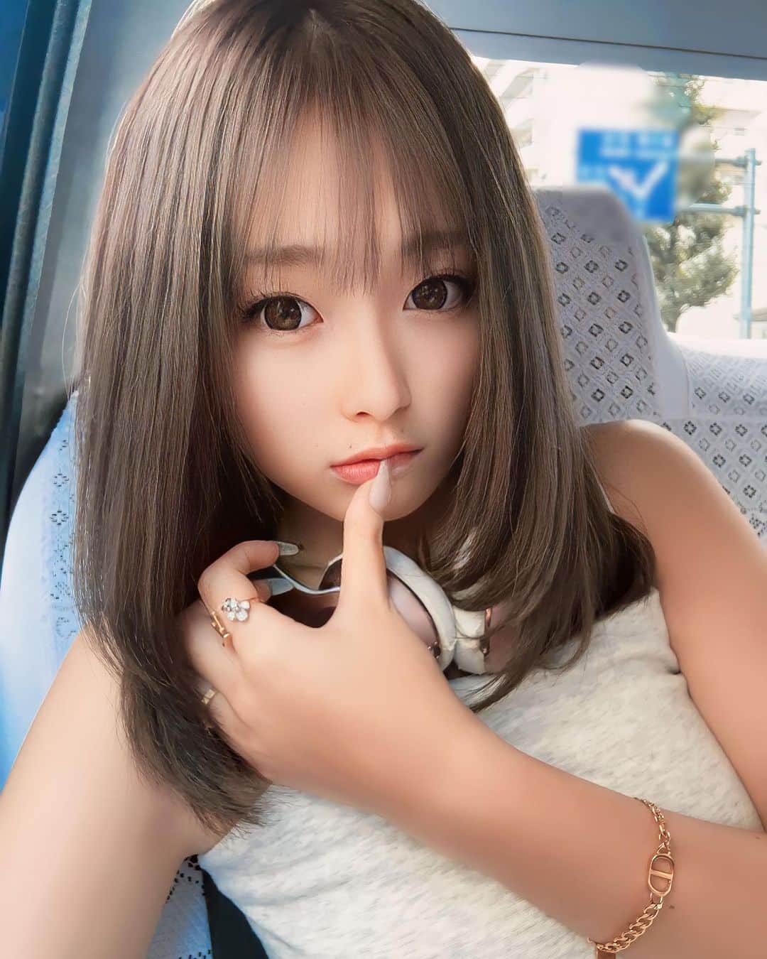 古川優奈のインスタグラム：「きょーはびようでい💓🥹 いめちぇんした☺️ そして焼肉行ってきた最高😻 カラコンだけで歩く生活ありかも😹」