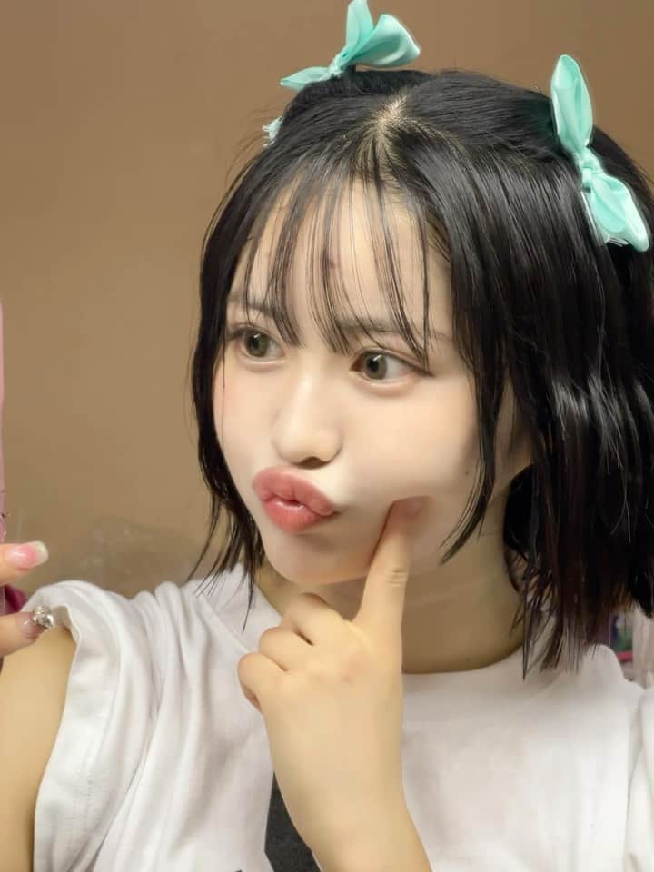 上水口姫香のインスタグラム：「ぷにぷにでち  過去動画でごめんなさぃ、、😭  #毎日投稿　#ノーマル #彼女感 #ノーマルカメラ #ボブアレンジ #ボブ」