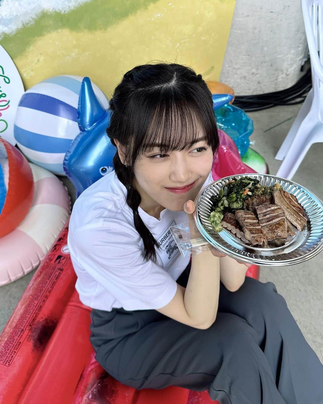 山下美月のインスタグラム：「全国ツアー 宮城公演 2日間ありがとうございました！ ご飯も美味しくていっぱい食べました  今年のツアー地方公演も無事に全て完走いたしました◎ お越しくださった皆様、本当にありがとうございました！  来週から始まる神宮球場ライブもがんばります🔥 配信も全日ございますので、是非楽しみに待っていてくださいね～」