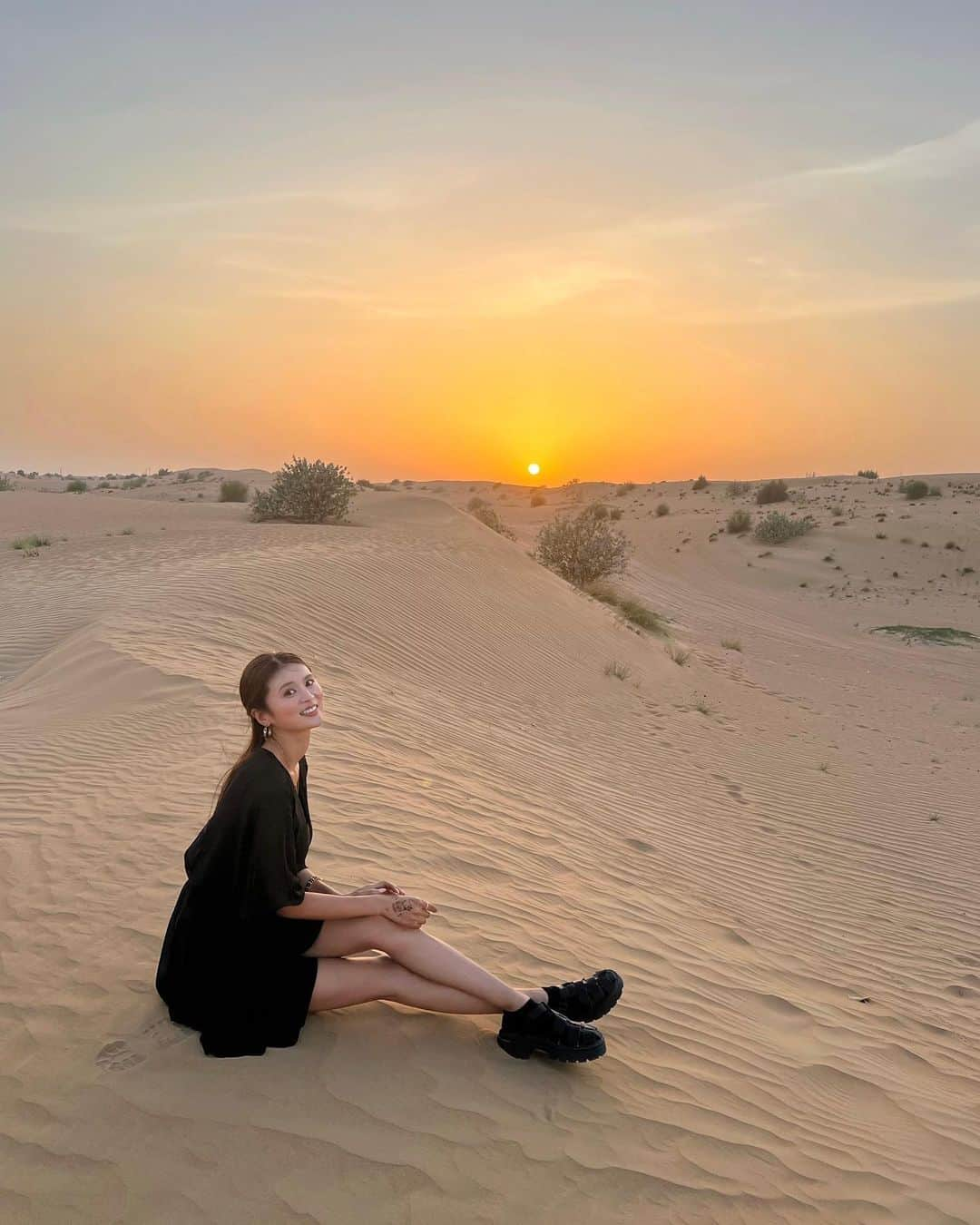 東野佑美のインスタグラム：「📍Dubai さばくサバク砂漠🏜️」