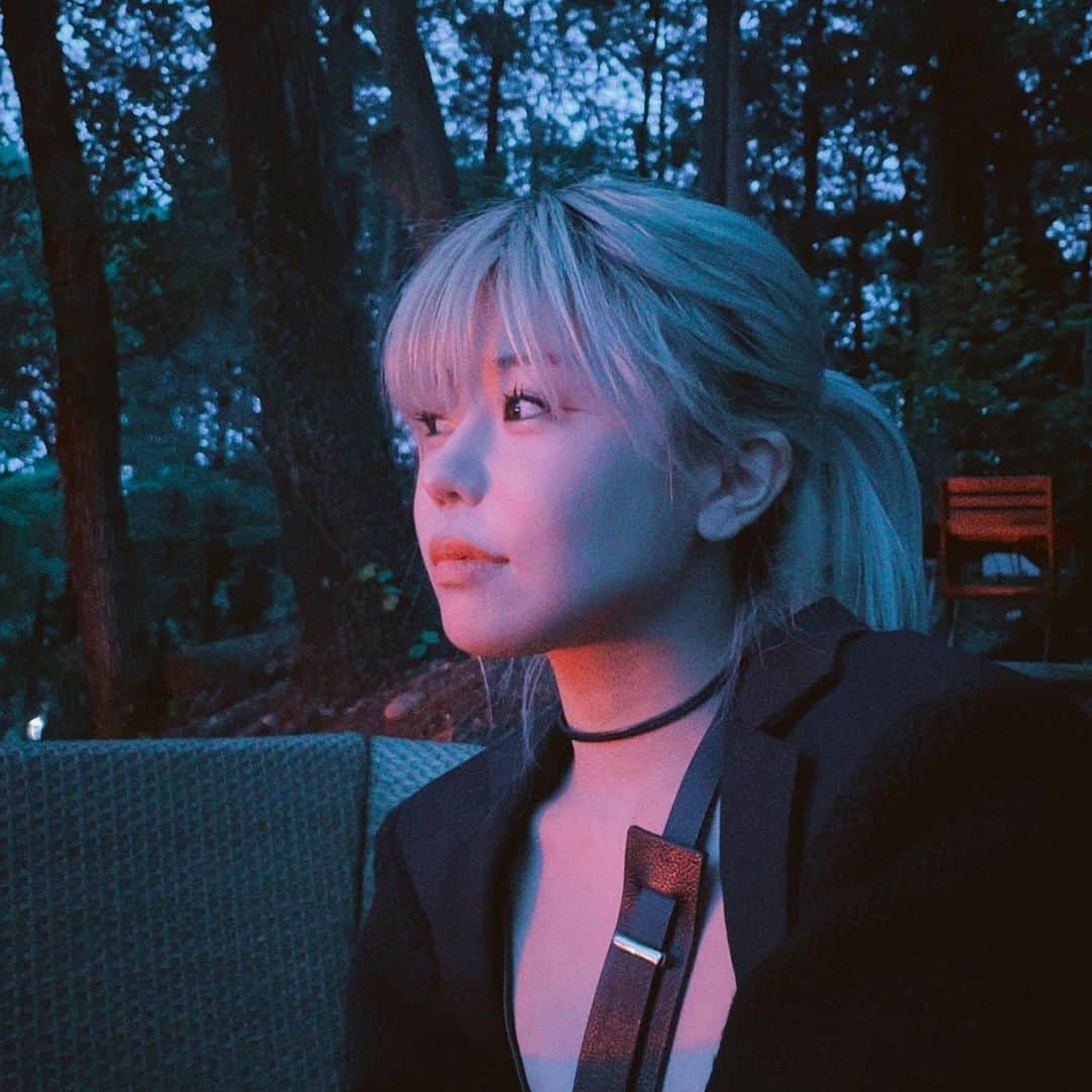 雪下まゆのインスタグラム：「今年もりんご音楽祭にDJで出演させていただきます🍎  去年も楽しかったな〜🤣  あと、動物園とか滑り台とか、アルプス公園の可能性を知れたりした。  沖縄松本東京などなどいろんなとこのみんなに会えるの楽しみ〜」