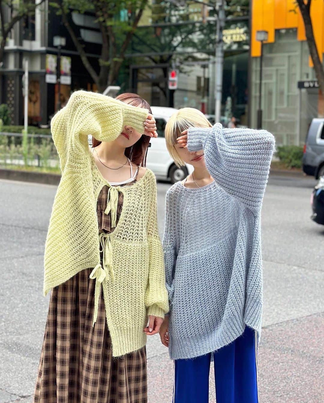 w closetのインスタグラム：「【new arrival】  "これ欲しいと思ったら保存しておくと便利♪" ______________  モヘア混カーディガン ¥6,930 color : オフホワイト　イエロー　Dサックス  リボンを前でも後ろでも着用できる2WAYアイテム♪  ゆったりとしたシルエットでレイヤードしやすい一枚 インナー見せを楽しめる透け感です ______________  #wcloset#ダブルクローゼット#wclo_snap#トレンドアイテム#カラーコーディネート#レイヤード#秋ファッション#秋コーディネート#コーディネート#差し色コーデ#秋コーデ#カジュアルコーデ#カラーコーデ#トレンドコーデ#大人カジュアルコーデ#ニット#秋ニット#20代コーデ#ボリューム袖#肌見せコーデ#ニットコーデ#ニットコーディネート#ビックシルエット#カラーカーディガン#カーディガンコーデ #カーディガン#双子コーデ#シミラールック #イエローコーデ#ブルーコーデ」