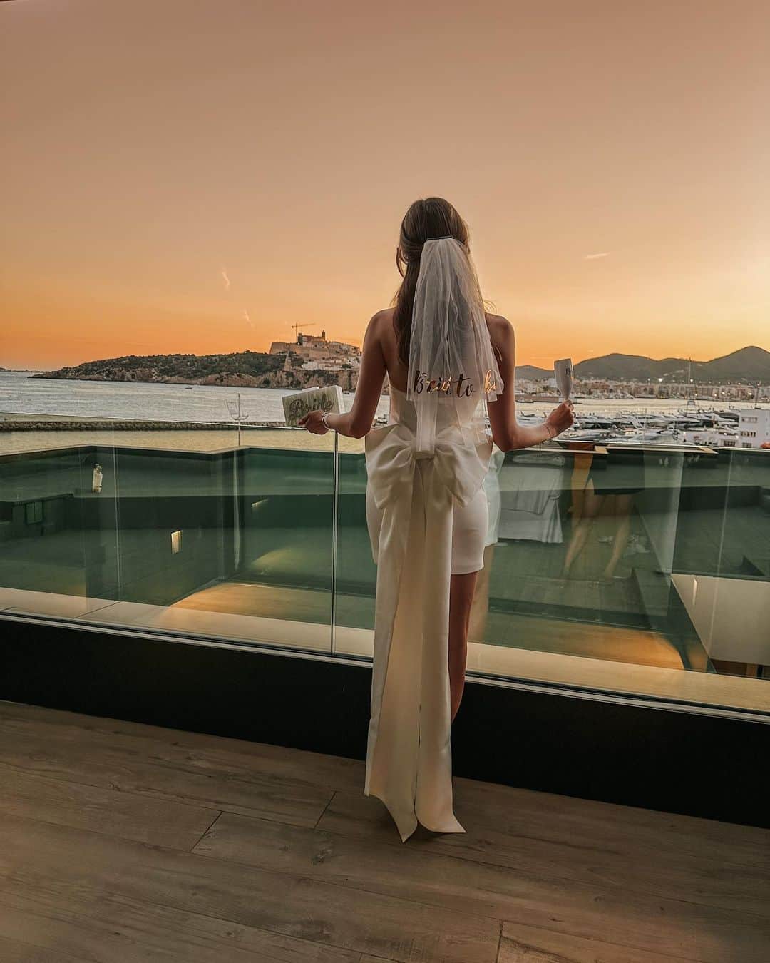 バーボラ・コディトヴァさんのインスタグラム写真 - (バーボラ・コディトヴァInstagram)「Some of my bachelorette looks @ibizacorsohotel 🪩💍👰🏻‍♀️   1,3 -  @meshki, 2 - @sixstories, 4 - @nadinemerabi, 5 - @ateliereme   Which one is your fav?」8月15日 21時12分 - fashioninmysoul