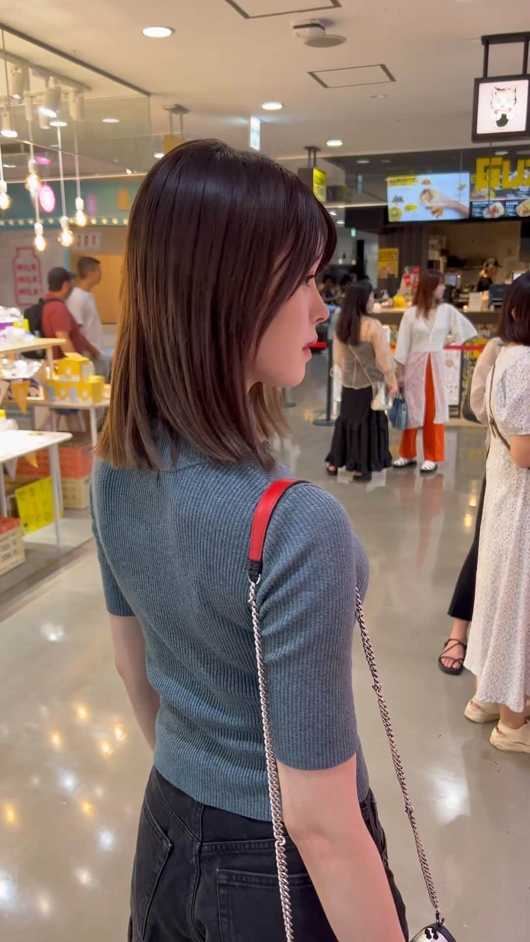 明日見未来のインスタグラム：「今日はなにしてた？ #reels  #tiktok  #夏休み #shopping」