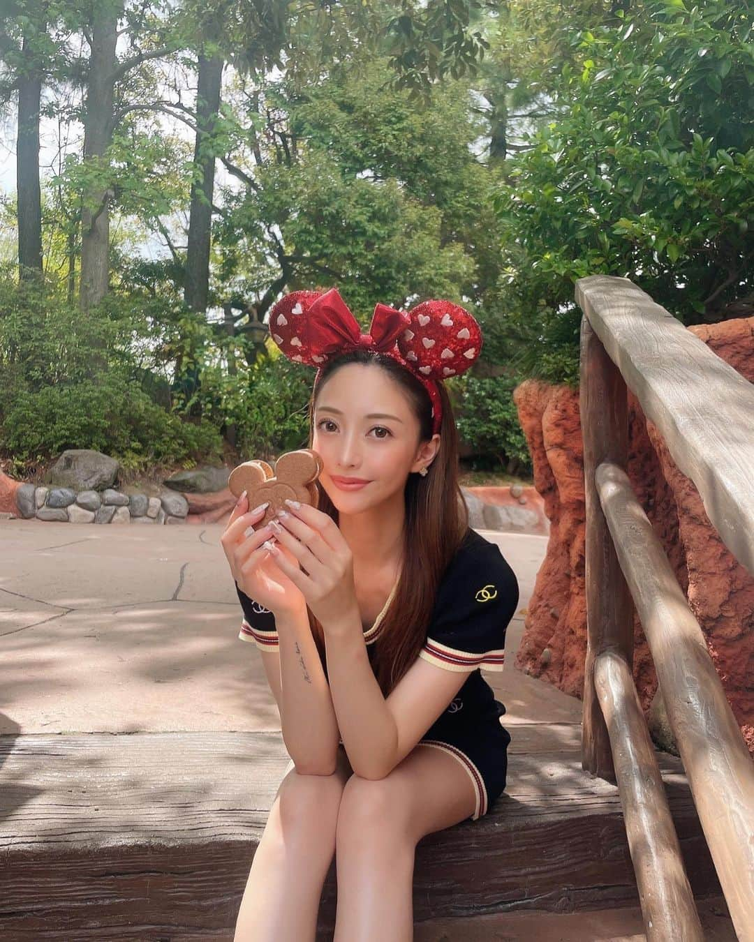 橋本恵里花さんのインスタグラム写真 - (橋本恵里花Instagram)「食べて歩って乗ってのループ🐭🏰🤍🔁」8月15日 21時23分 - erk_hsmt28