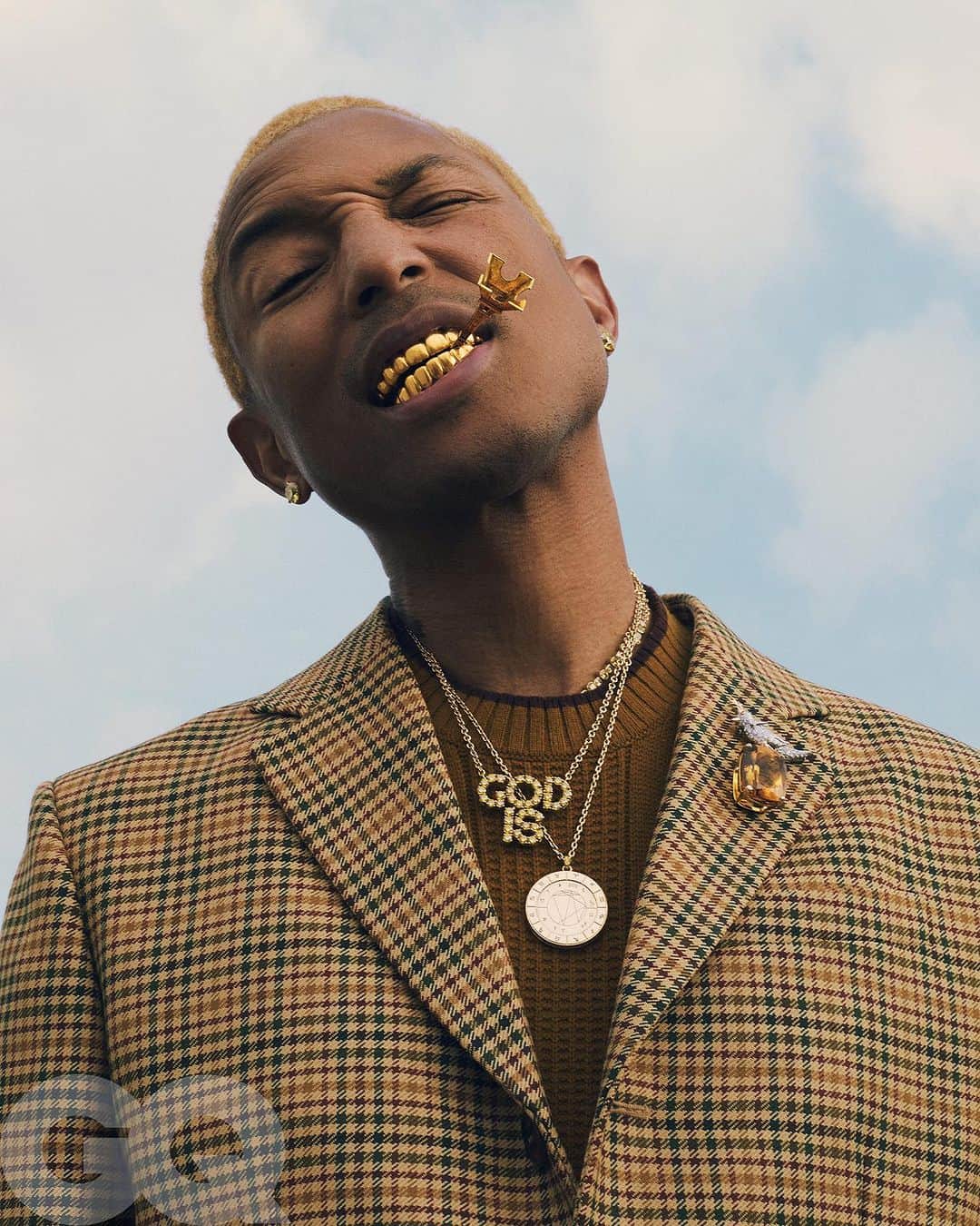 GQさんのインスタグラム写真 - (GQInstagram)「Pharrell says there have been “no limits” handed down for his work at Louis Vuitton—which includes building his own music studio right inside LV's offices, on the same spot where Virgil Abloh had a DJ booth. Pharrell says he’s already produced three albums’ worth of songs there since moving to Paris.   “I go back and forth between music and clothes. Songs and shoes, accessories and harmonies. And it’s one fluid thing.”   For GQ’s Hype issue, @pharrell talks more about the beginning of his unprecedented reign at @louisvuitton, honoring the legacy of Virgil Abloh, and producing the brand’s most far-out fashion show to date in Paris. Read more at the link in bio.   Written by @noahvjohnson  Photographed by @latourfanny  Styled by @mobolajidawodu」8月15日 21時33分 - gq