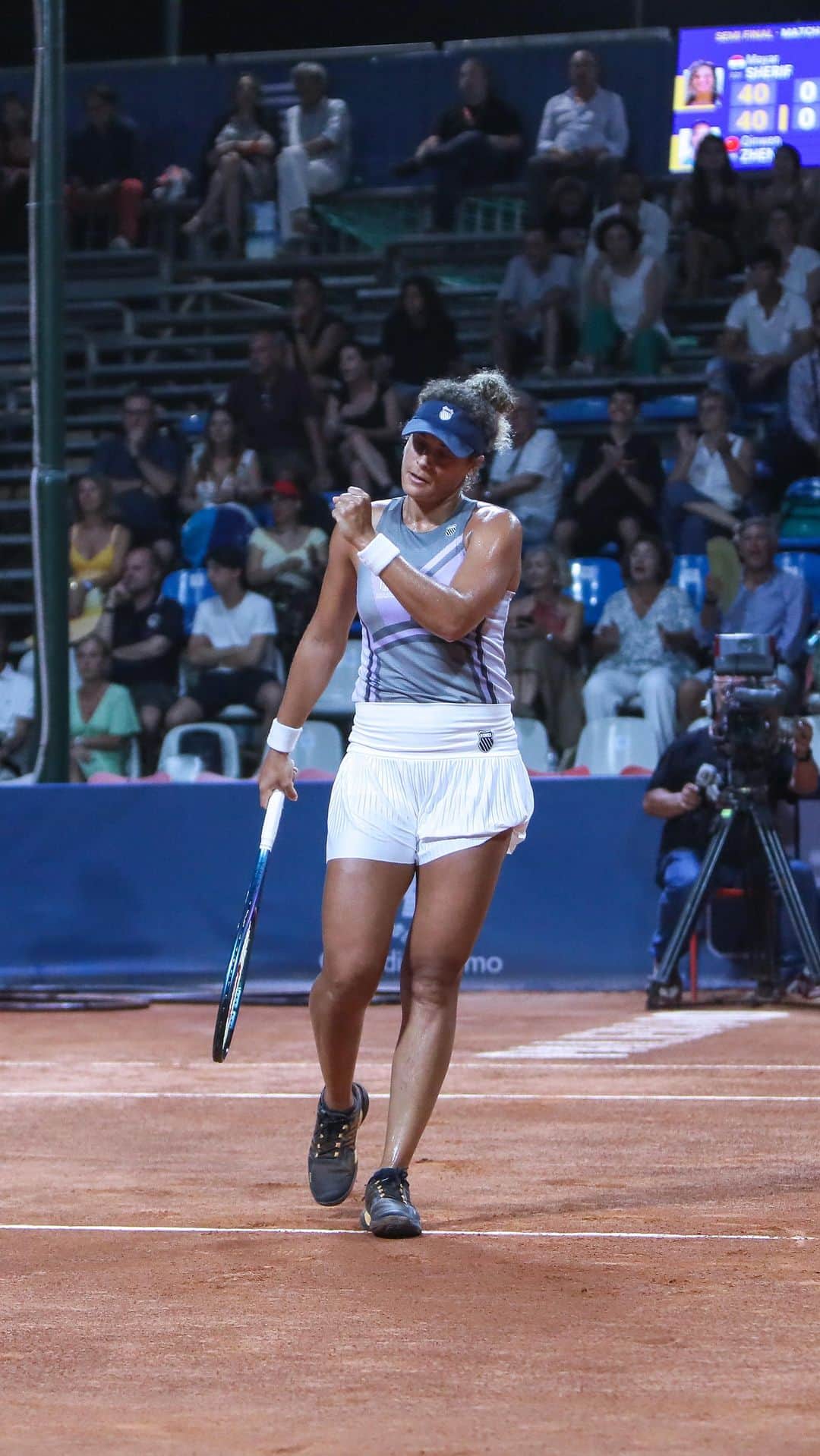 WTA（女子テニス協会）のインスタグラム：「The point isn’t over till it’s over 🤯  #PLO23 | @mayarsherif_1 | @zhengqinwen_tennis」