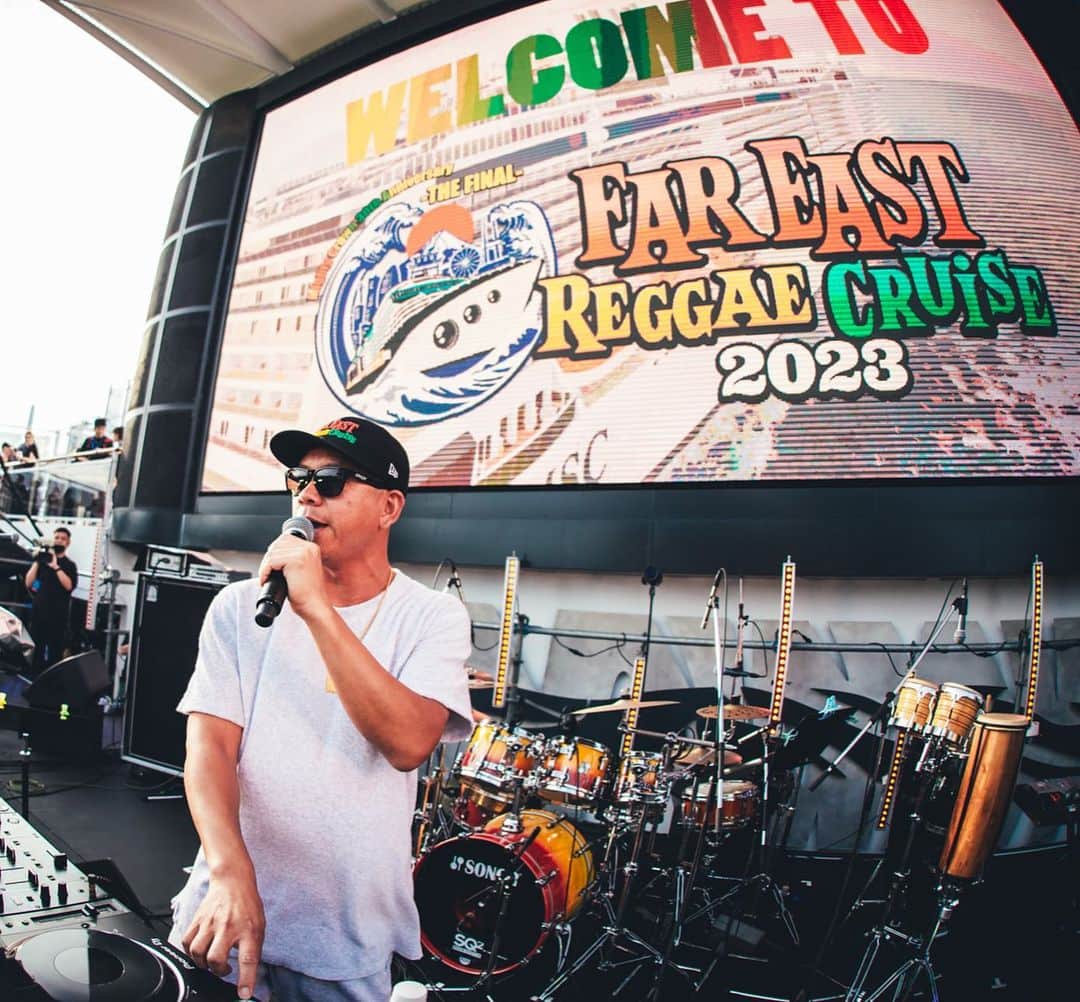 mastasimonのインスタグラム：「Day 1 ! Happiness a flow !  良い写真あり過ぎて困る @fareastreggaecruise   初日はSail Away Partyからの Crown Jugglaz そしてSteppas Delight   とりあえず笑顔しかない  #mightycrown #fareastreggaecruise   Photos by @junya_thirdeye」